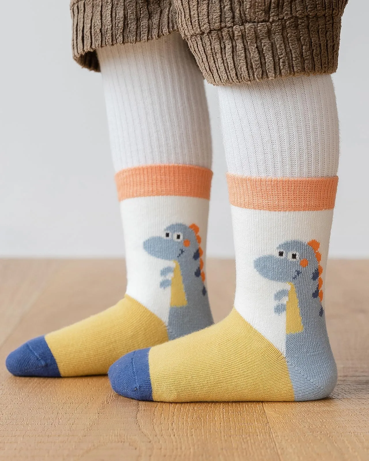 Kyopp 5 paia di calzini con suola in cotone per bambini, calzini antiscivolo in ABS, motivo animali, piccola statuina di dinosauro, per bambini dai 25-37 EU, ABS, 29-32 - immagine 3