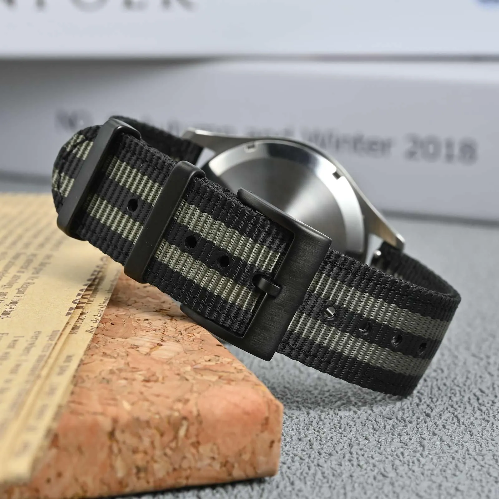 ANBEER 22mm Cinturino in nylon a sgancio rapido in due pezzi con passante in metallo, cinturino in nylon intrecciato a doppio strato,Striscia Fibbia nera - immagine 2