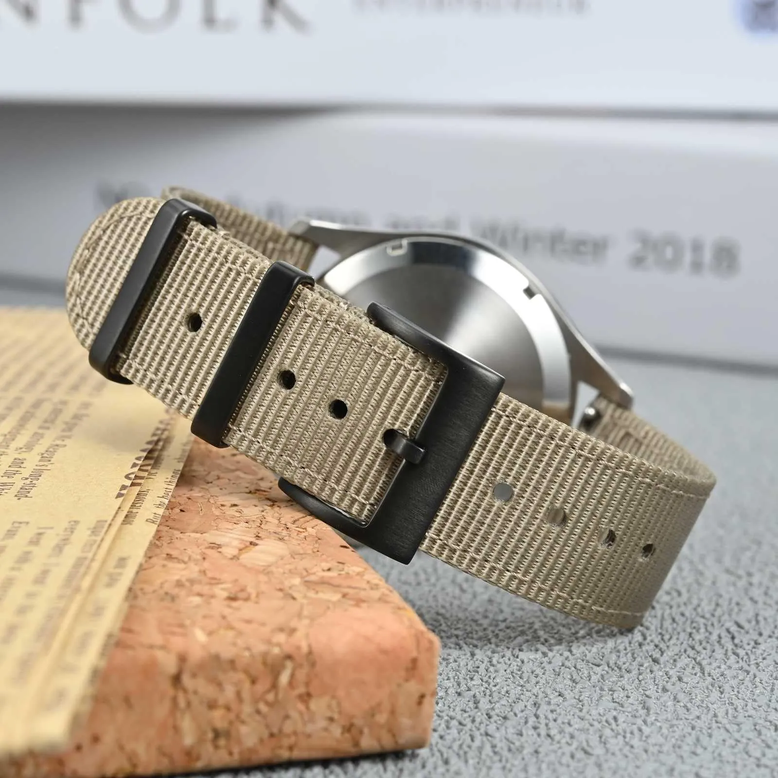 ANBEER 24mm Cinturino in nylon a sgancio rapido in due pezzi con passante in metallo, cinturino in nylon intrecciato a doppio strato,Khaki Fibbia nera - immagine 2