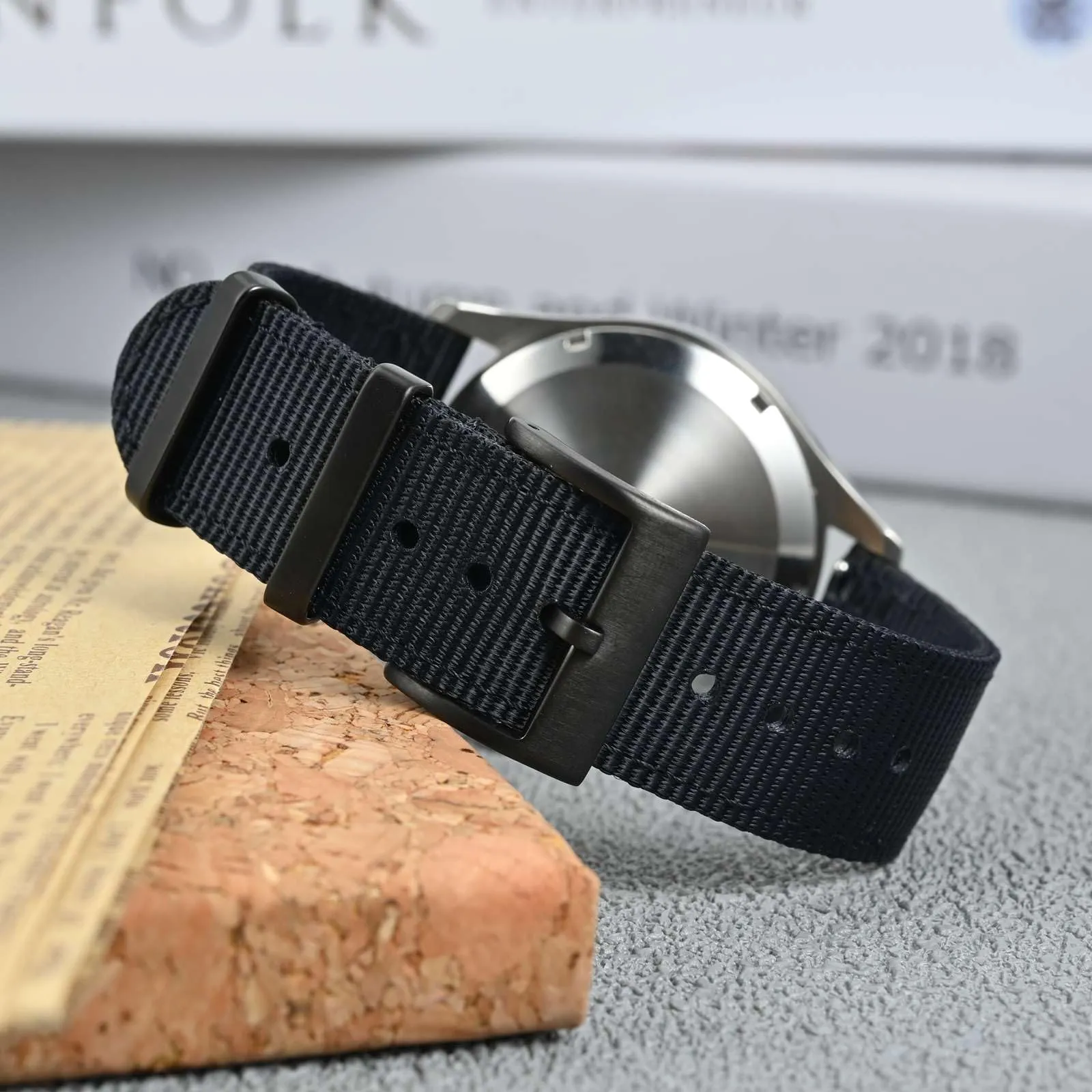 ANBEER 20mm Cinturino in nylon a sgancio rapido in due pezzi con passante in metallo, cinturino in nylon intrecciato a doppio strato,Nero Fibbia nera - immagine 2