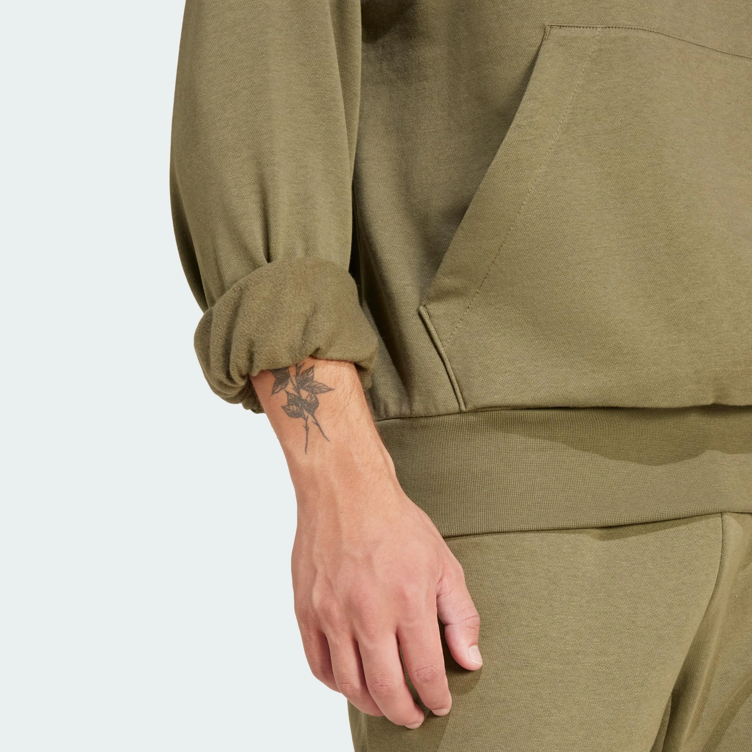 adidas Uomo Essentials Feelcozy Fleece Hoodie Sweatshirt, Olive Strata/Black, XL - immagine 4