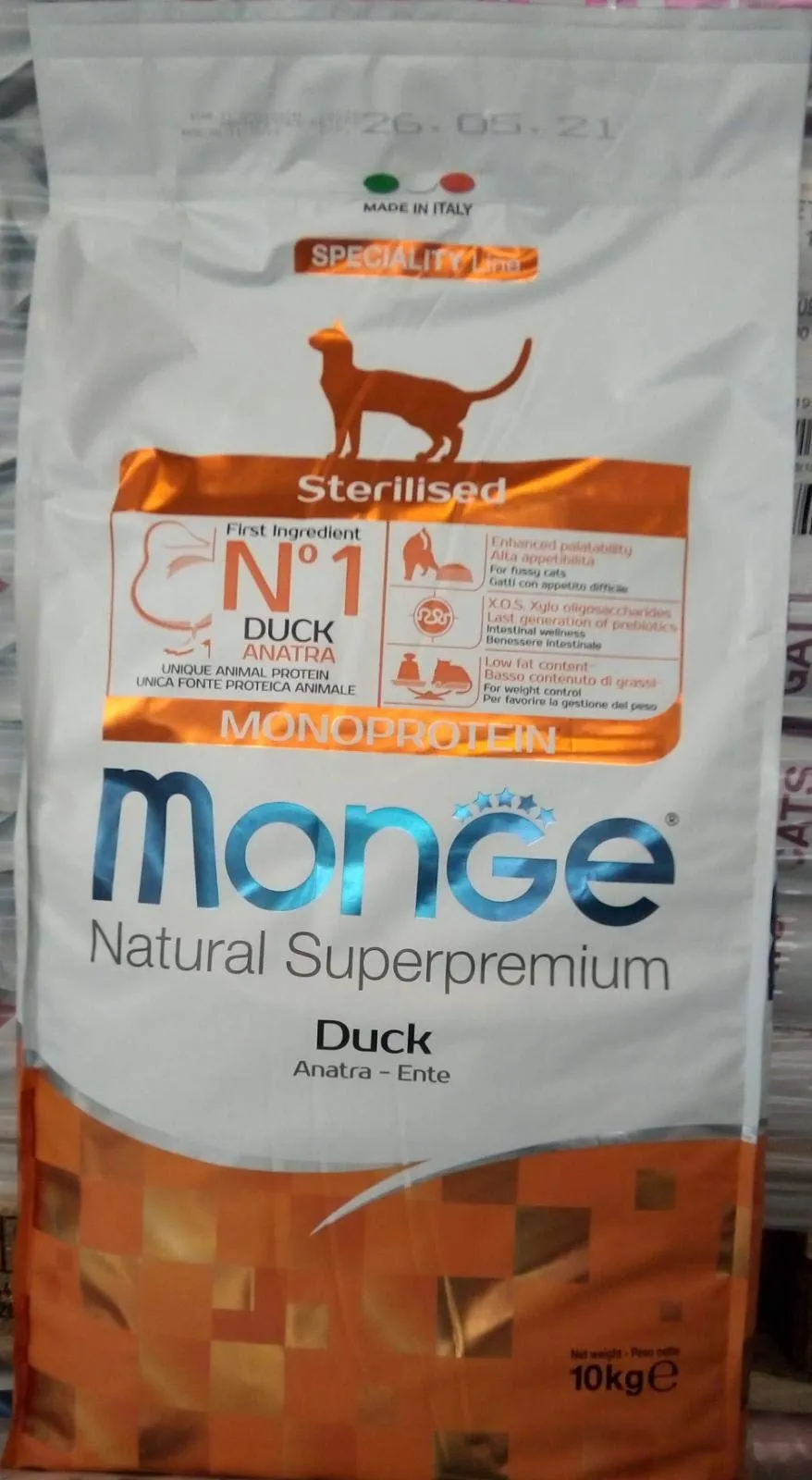 Monge Natural Superpremium Monoprotein STERILISED DUCK, cibo secco per gatti sterilizzati (a base di anatra, basso contenuto di grassi, senza coloranti aggiunti, 10 kg) - immagine 2