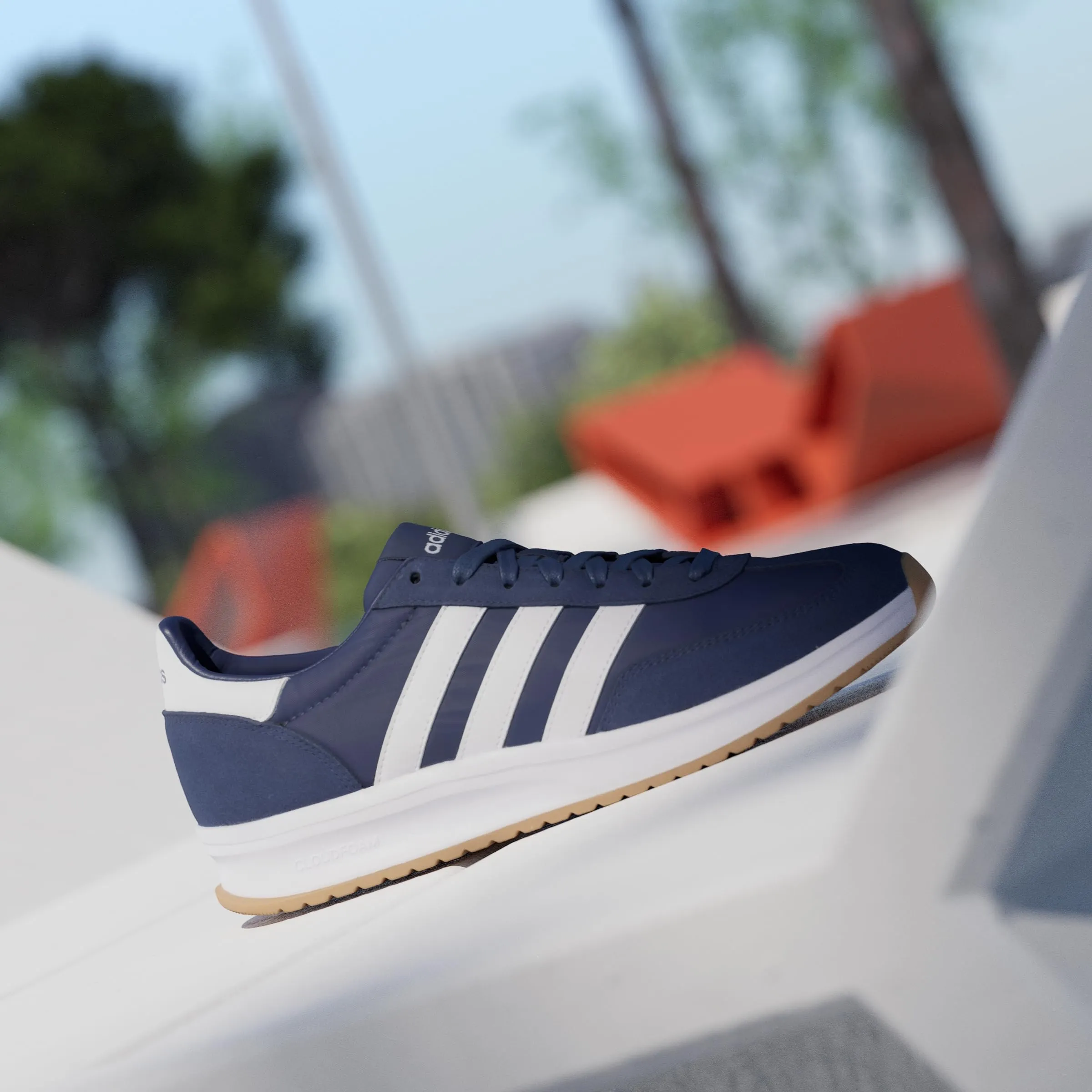 adidas Uomo Run 70S 2.0 Shoes, Dark Blue/Cloud White/Cloud White, 49 1/3 EU - immagine 3