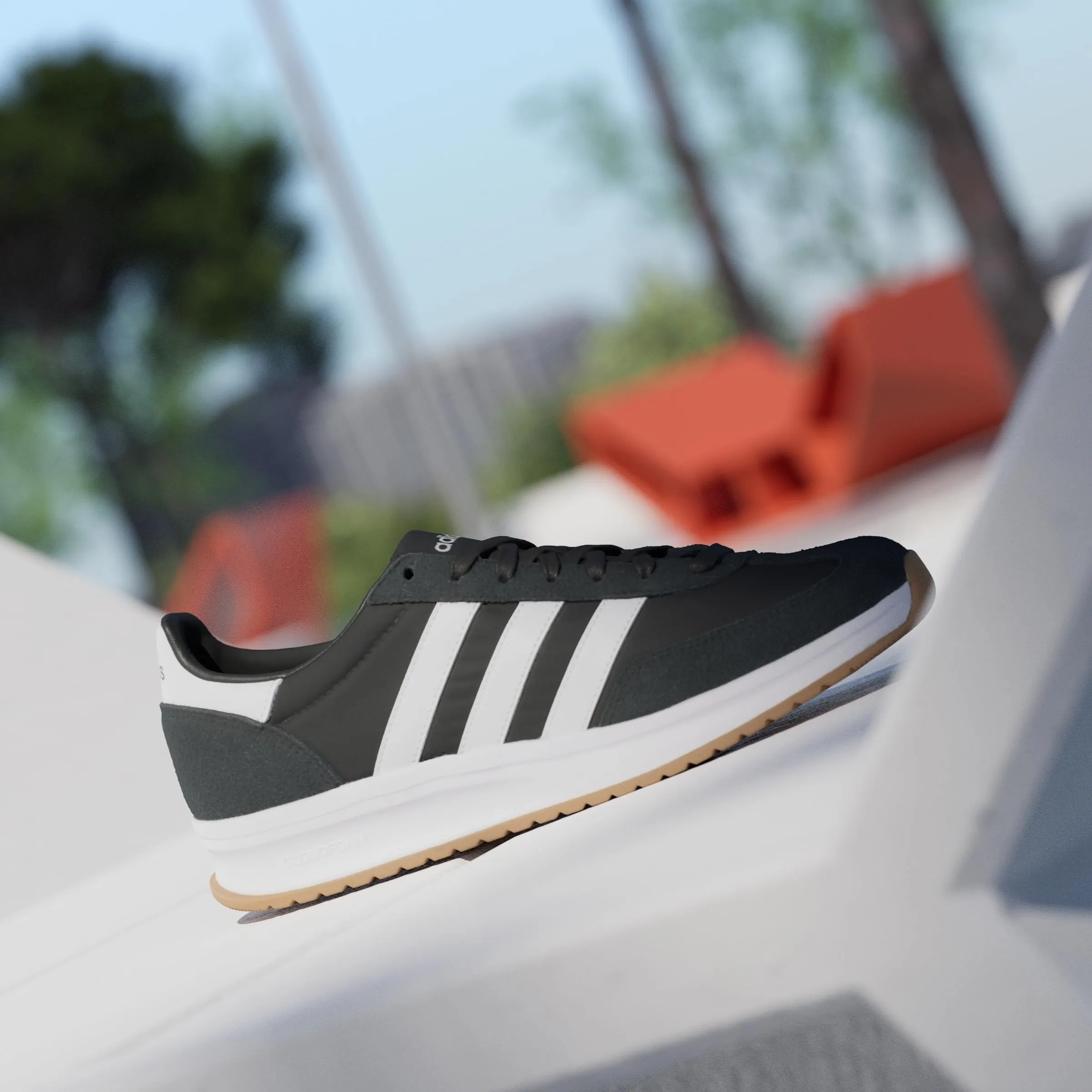 adidas Uomo Run 70S 2.0 Shoes, Core Black/Cloud White/Cloud White, 47 1/3 EU - immagine 3