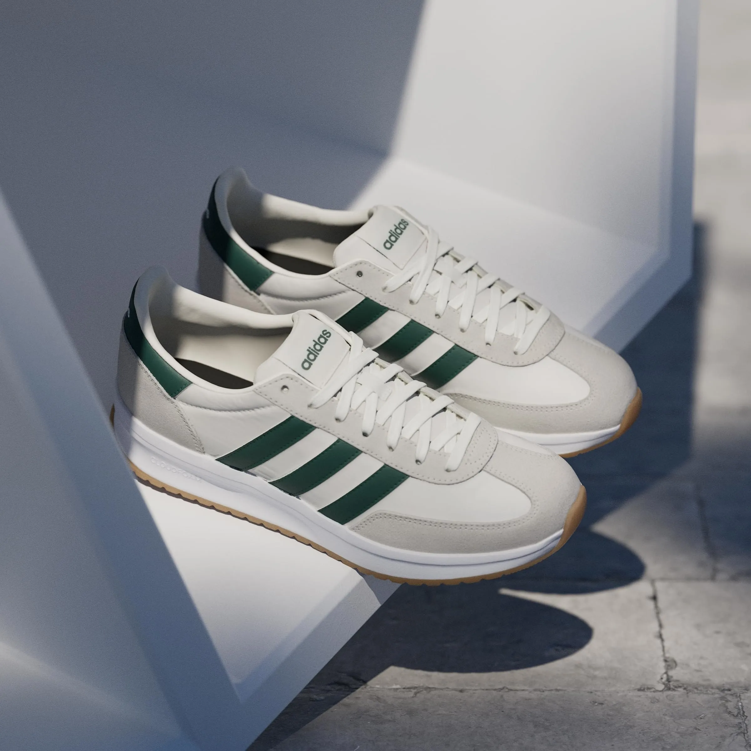 adidas Uomo Run 70S 2.0 Shoes, Core White/Collegiate Green/off White, 44 2/3 EU - immagine 9