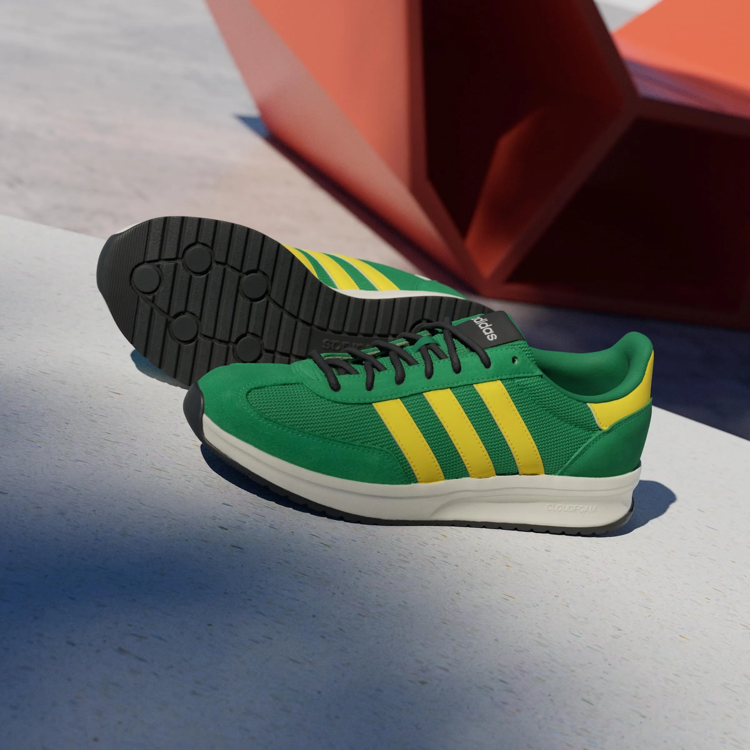 adidas Uomo Run 70S 2.0 Shoes, Green/Yellow/off White, 45 1/3 EU - immagine 2