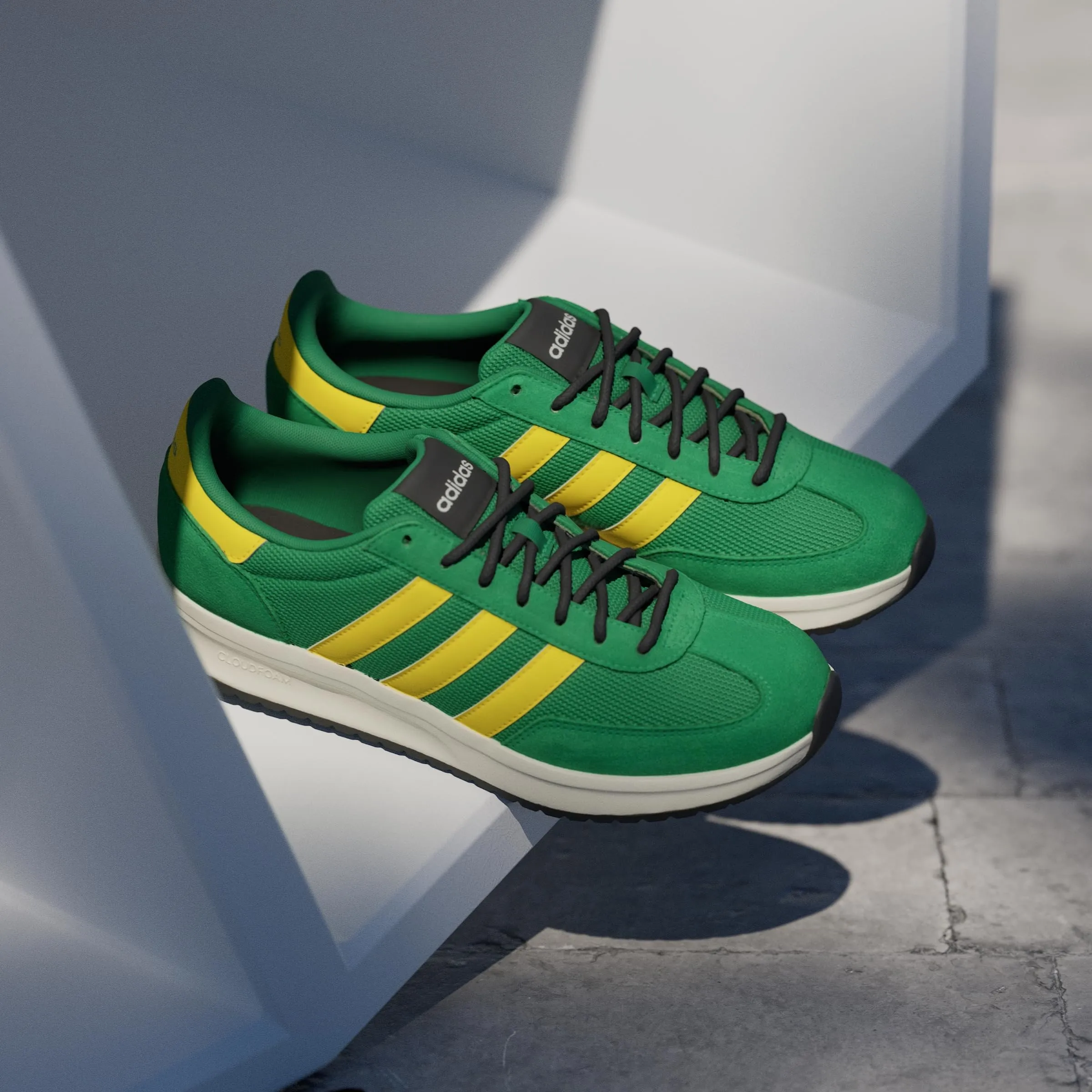 adidas Uomo Run 70S 2.0 Shoes, Green/Yellow/off White, 46 2/3 EU - immagine 9