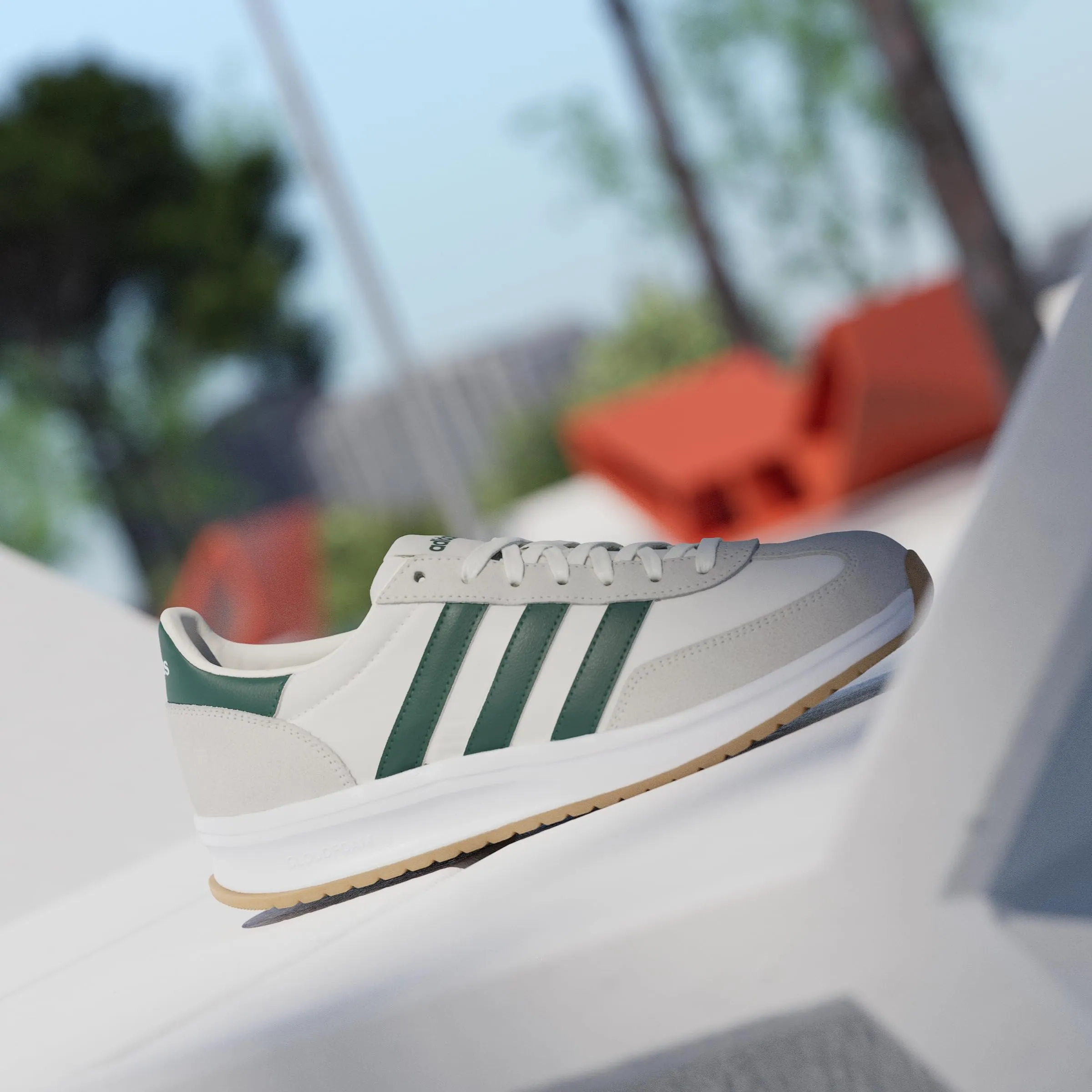 adidas Uomo Run 70S 2.0 Shoes, Core White/Collegiate Green/off White, 47 1/3 EU - immagine 2