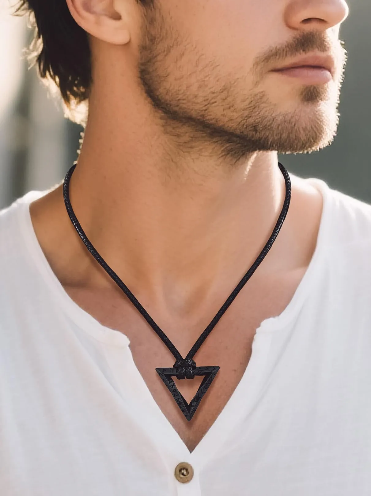 Bandmax Collana Uomo Runa Vichinga in Acciaio Inossidabile/Nero, Ciondolo runico Mobius Triangolare con Catena in Pelle Intrecciata Nera Amuleto Gioielli Vichinghi per Donna e Uomo - immagine 2