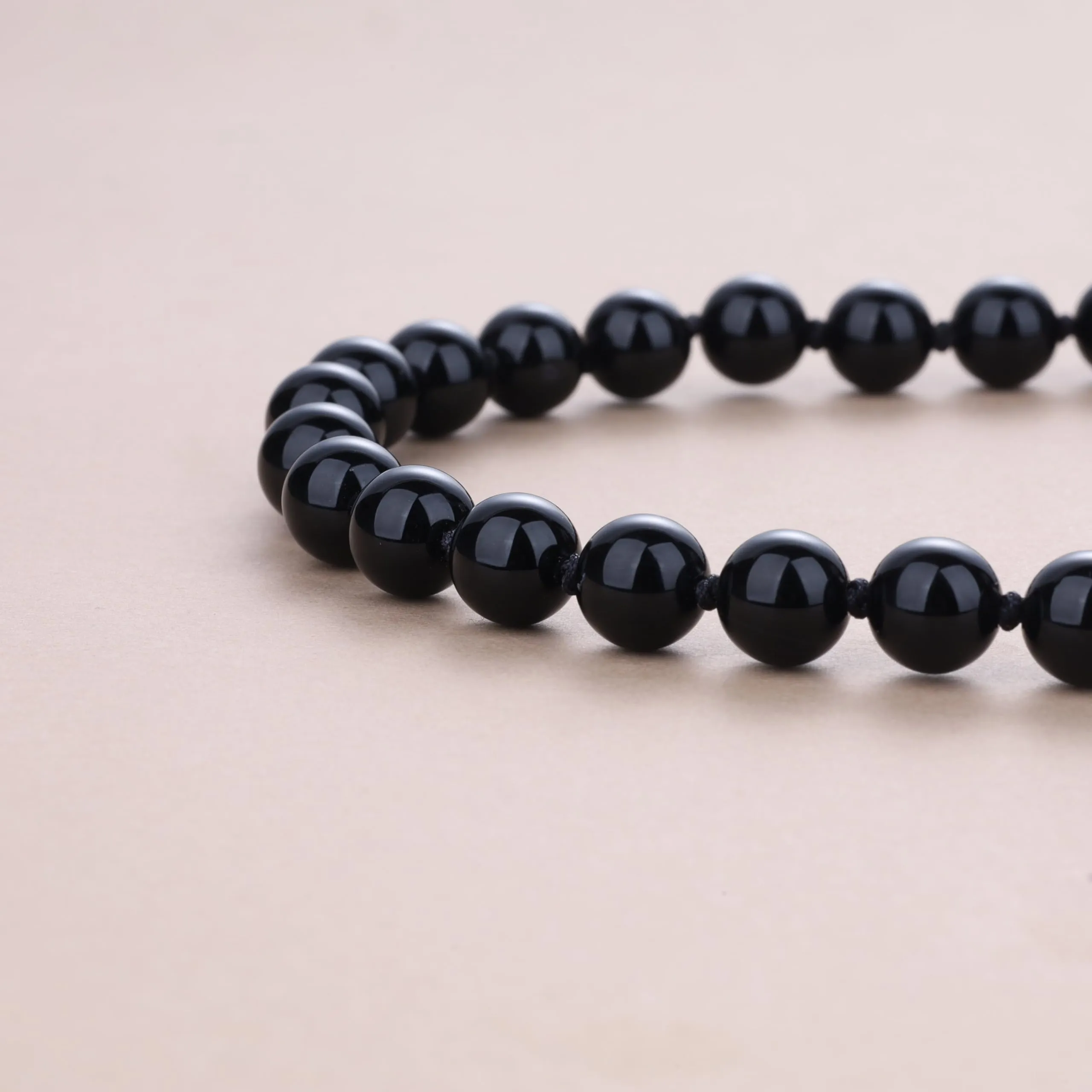 GAVU Collana Perle Nere da Uomo, Collana Uomo Onice Nero Annodata a Mano con Chiusura OT 50cm - immagine 4