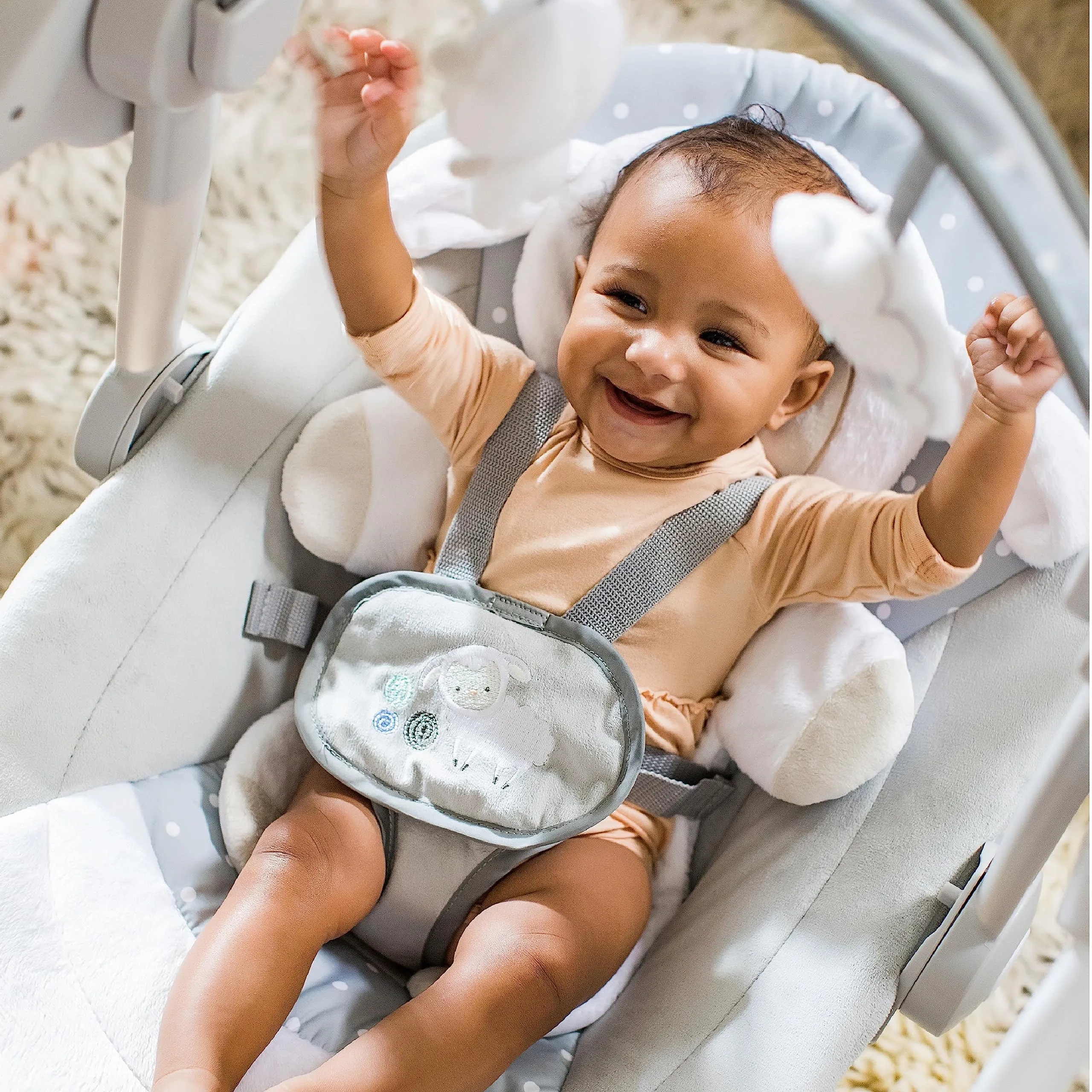Ingenuity Comfort 2 Go Altalena compatta portatile a 6 velocità con musica, pieghevole, 0-9 mesi (Cuddle Lamb) - immagine 9