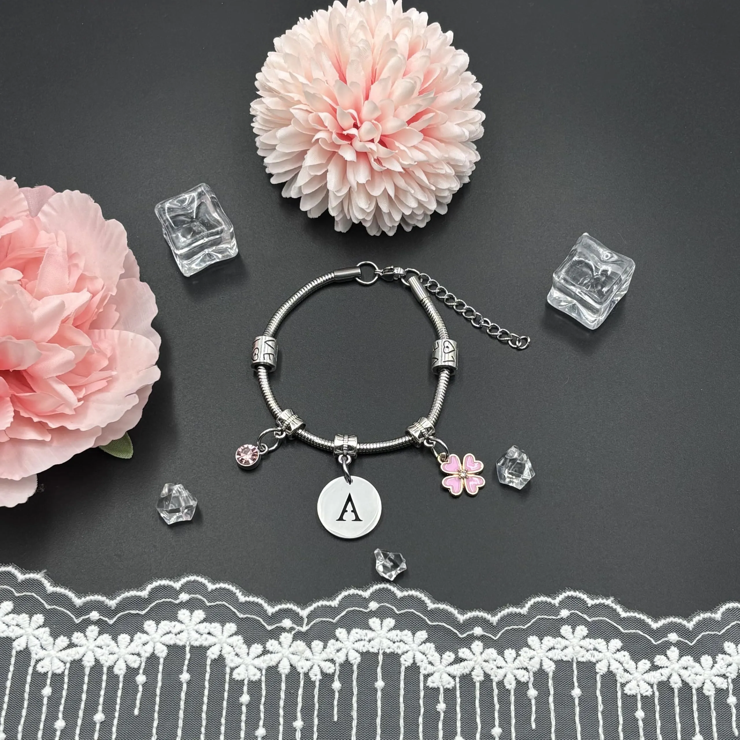 KJKJKJ A-Z 26 Lettera Iniziale Ciondolo Bracciale Donne Natale Compleanno Regalo Personalizzazione Bracciale, Figlia Sorelle Amici Amante Laurea - immagine 3