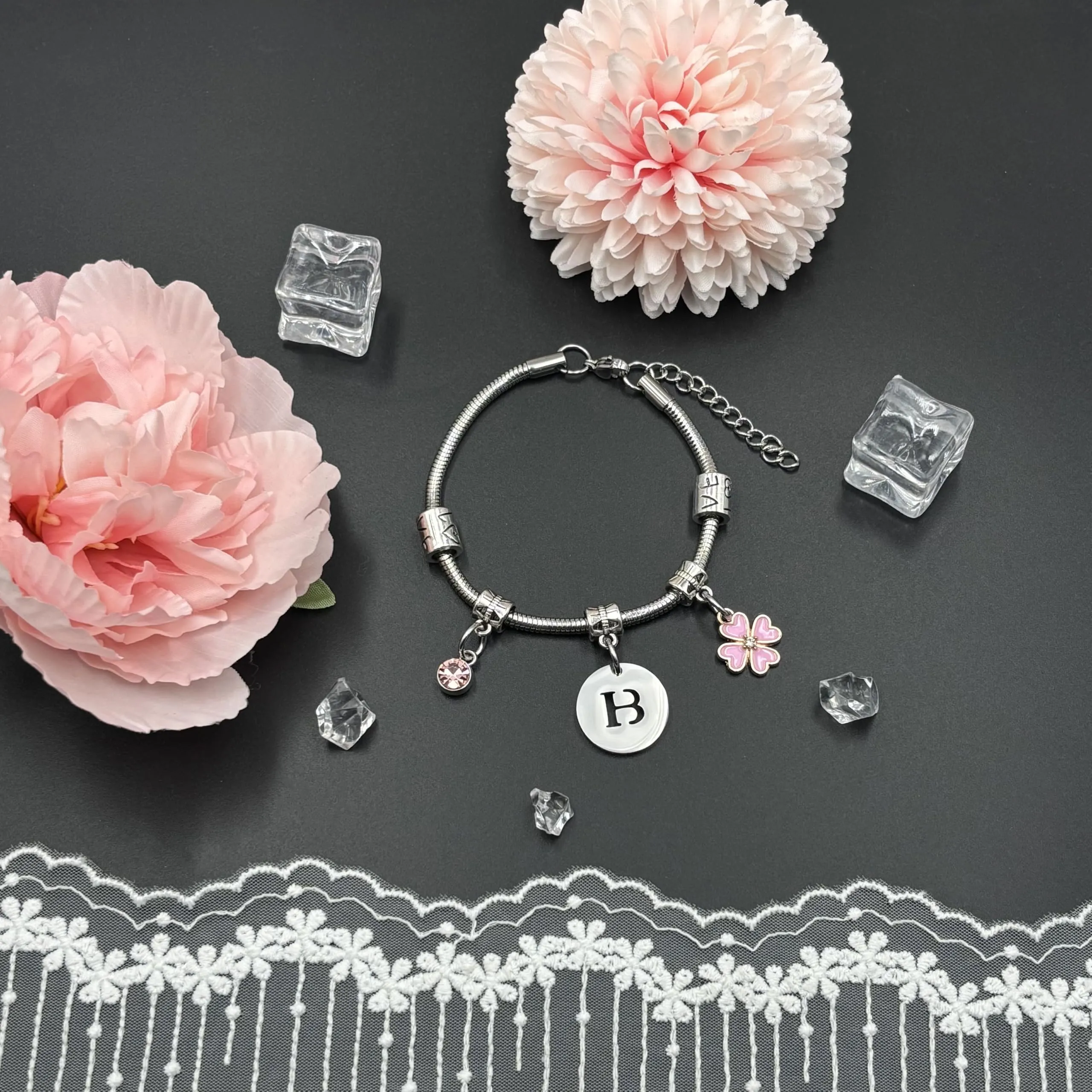 KJKJKJ A-Z 26 Lettera Iniziale Ciondolo Bracciale Personalizzato - Regalo per Donne, Figlia, Sorelle, Amici, Amante - Idee per Natale e Laurea - immagine 3