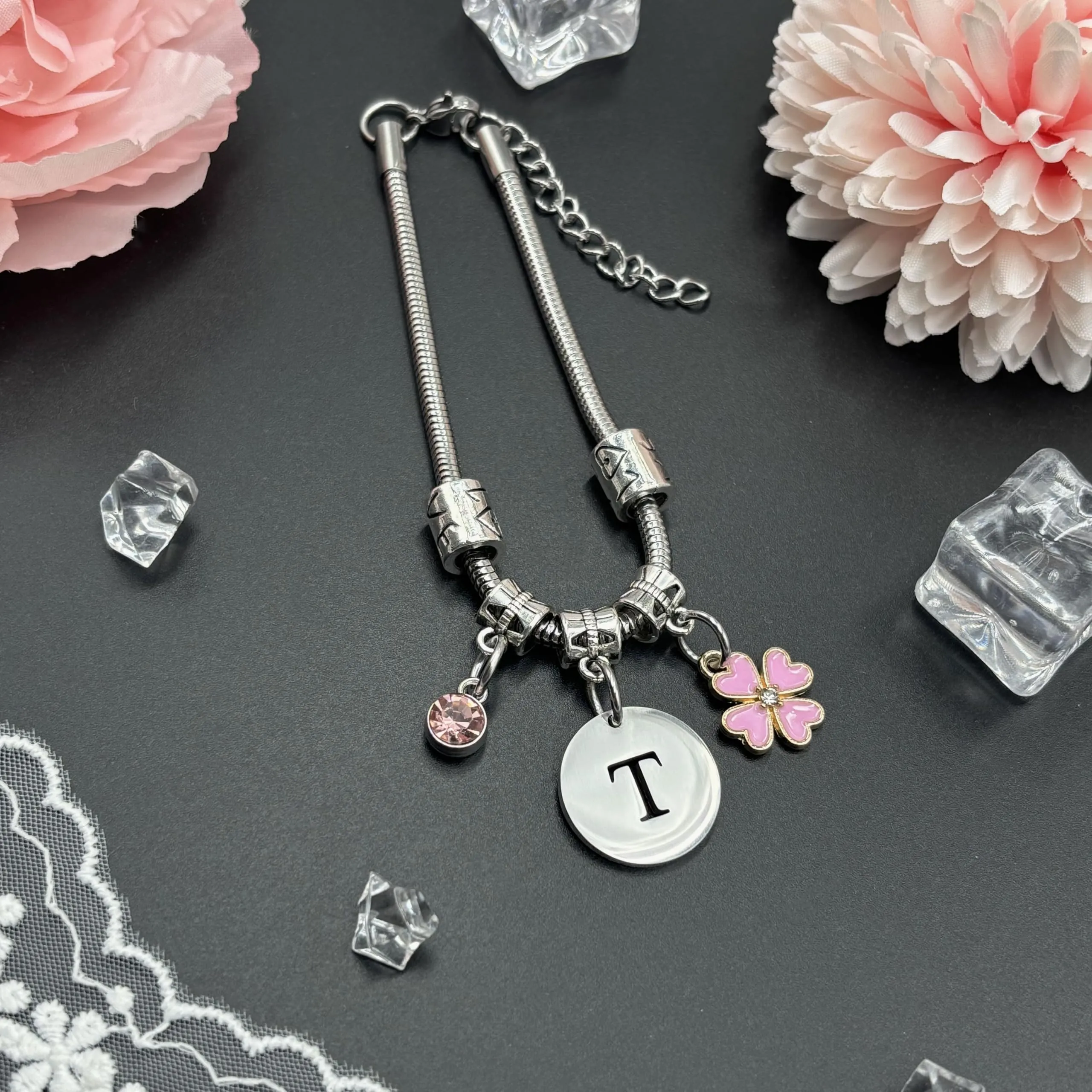 KJKJKJ A-Z 26 Lettera Iniziale Ciondolo Bracciale Personalizzato - Regalo Figlia, Sorelle, Amici, Amante - Idea Natale, Laurea - immagine 4