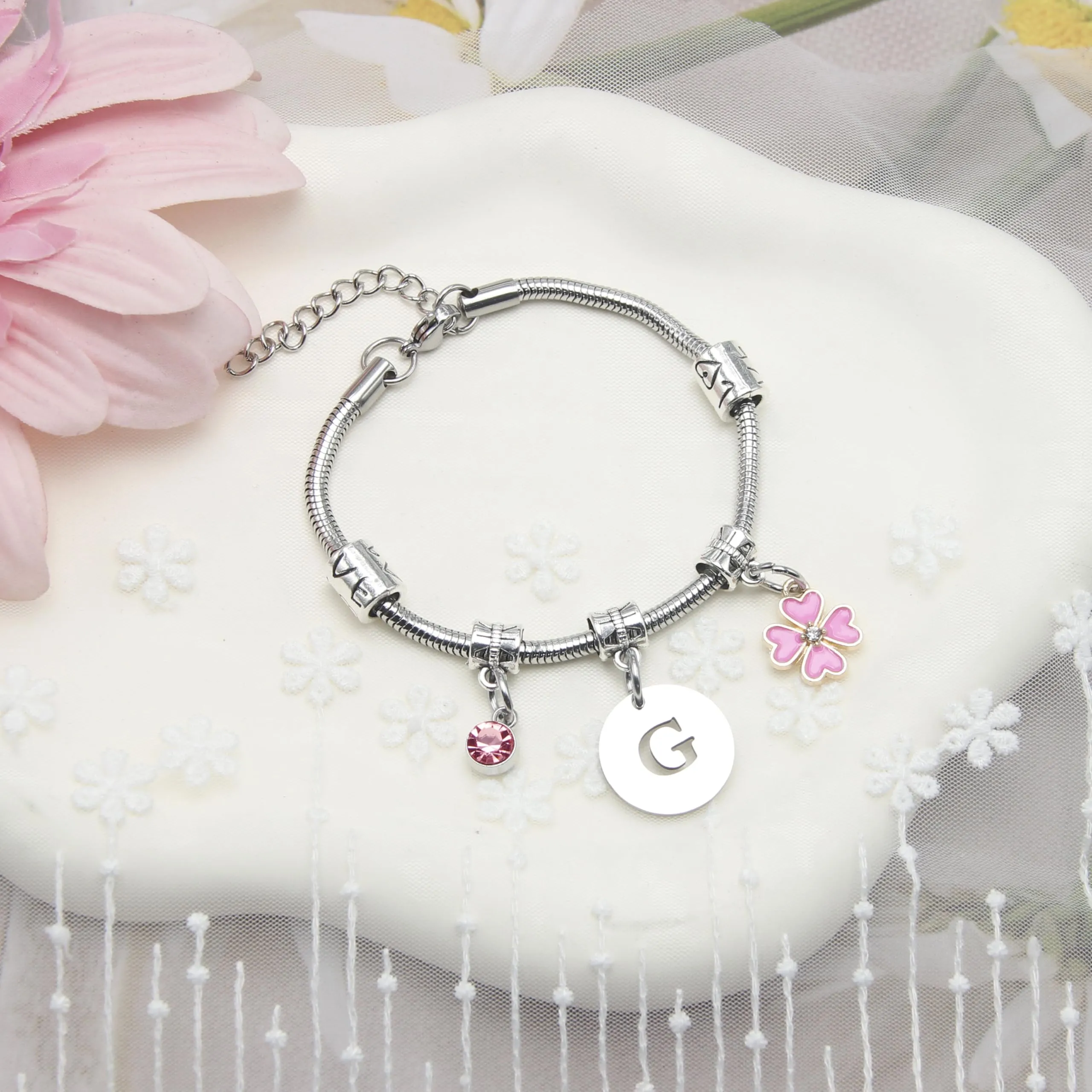 KJKJKJ A-Z 26 Lettera Iniziale Ciondolo Bracciale per Donne - Regalo Personalizzato per Figlia, Sorelle, Amici, Amante - Compleanno, Natale, Laurea - immagine 5