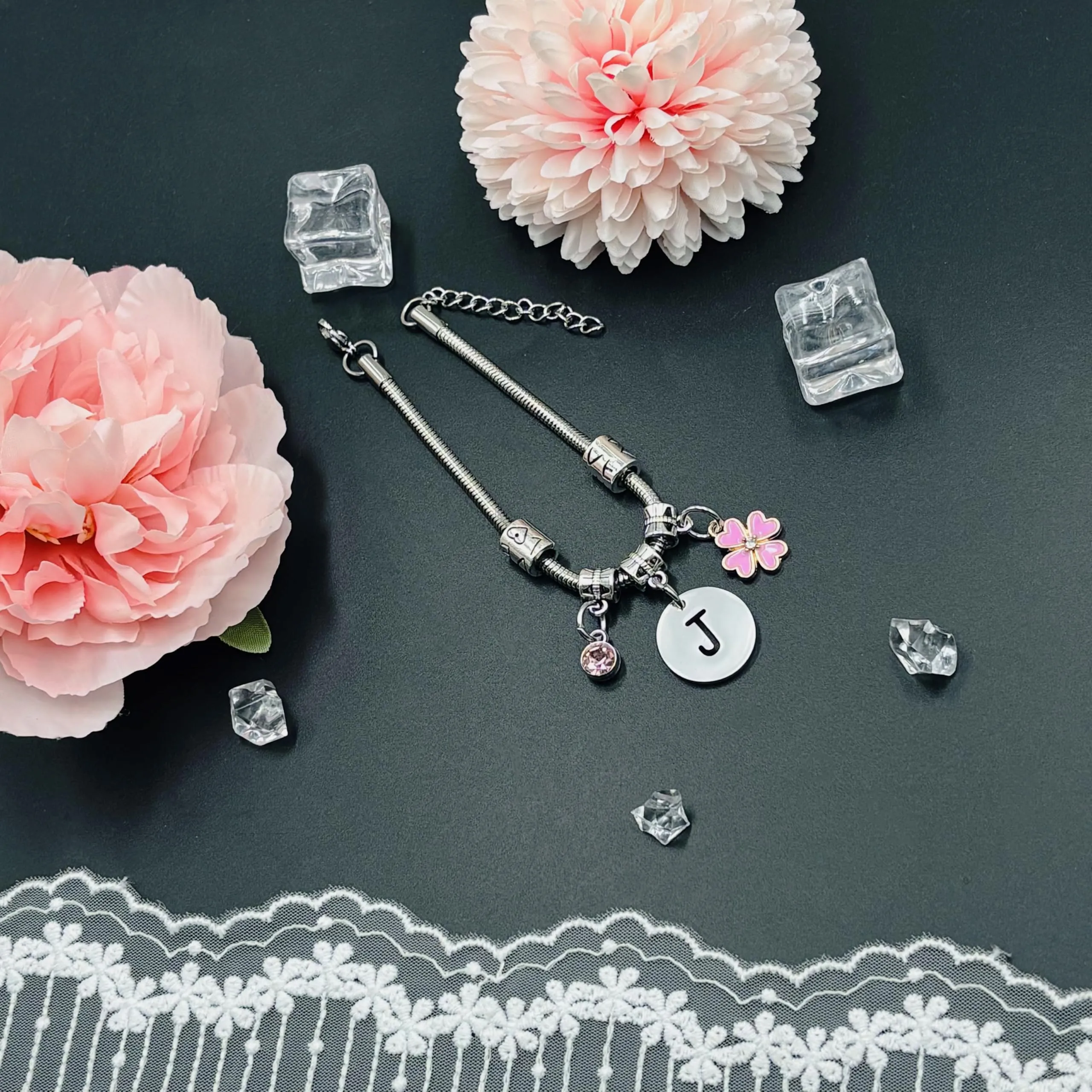 KJKJKJ A-Z 26 Lettera Iniziale Ciondolo Bracciale Personalizzato - Regalo Compleanno Figlia, Sorelle, Amici, Amante - Idee Natale Laurea - immagine 4