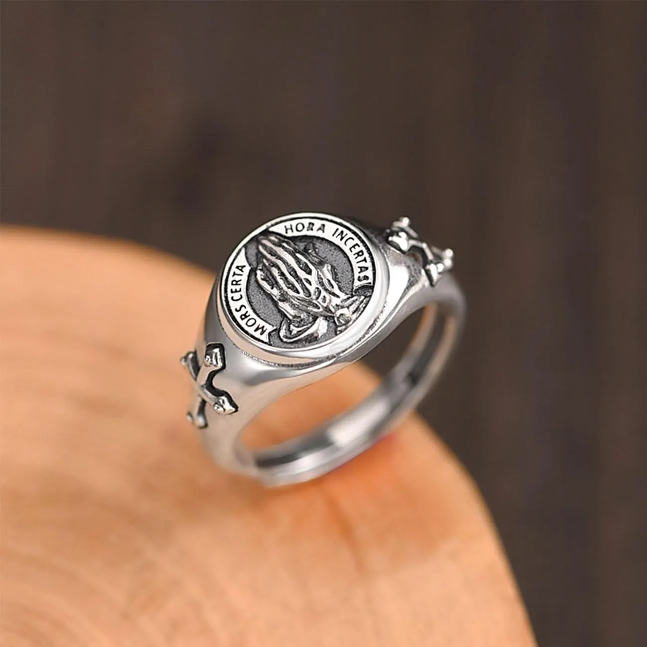 KONFEN Anello da Uomo con Mani in Preghiera, Vichingo Anelli Regolabili Intagliate per Uomo Materiale Ipoallergenico, Croce Vintage Hip Pop Aperti Gotico Punk Unico Texture Gioielli Uomo, Argento - immagine 2