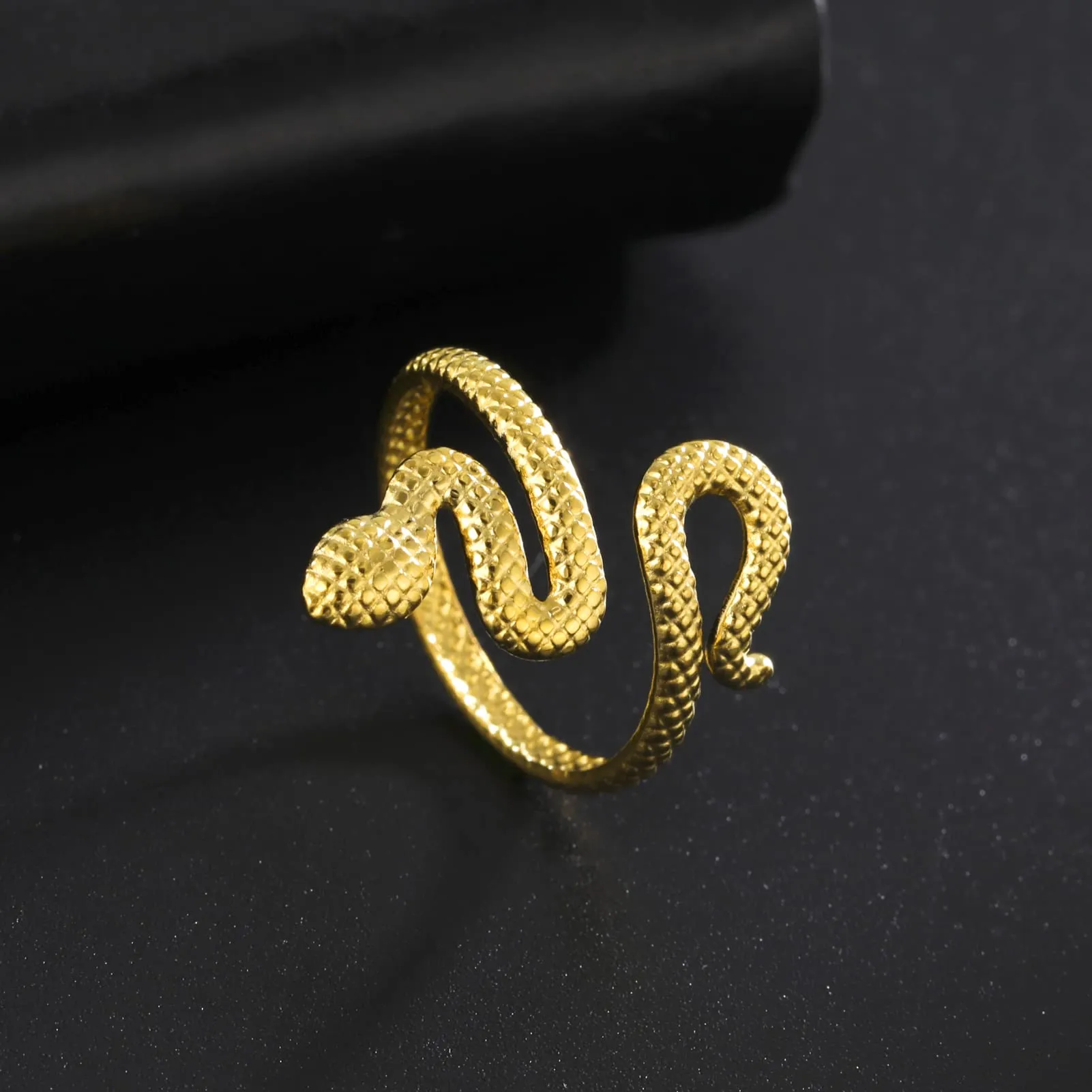 TEAMER serpente anello in acciaio inox regolabile dito Wrap Snake impilare Punk serpente animale gioielli per le donne(Stile 2 - Oro, Regolabile) - immagine 8
