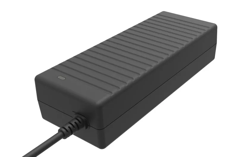 Itek Alimentatore Universale Per Notebook 120W 2 Connettori Porta Usb 5V 1A 100/240Vac 9.5/24Vdc - immagine 1