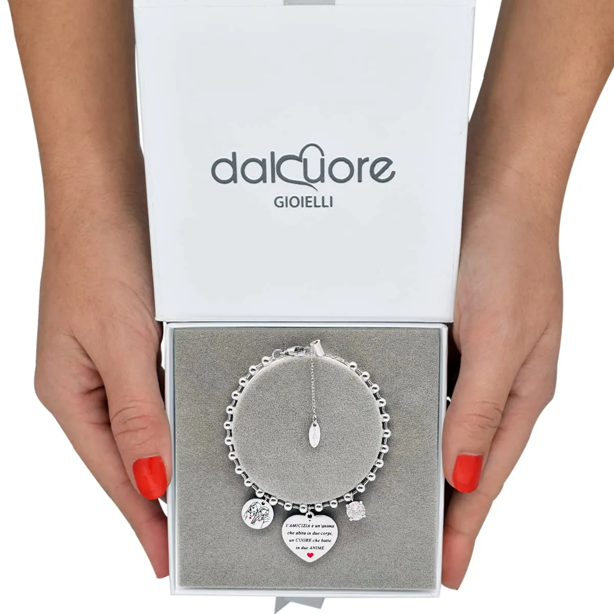 dalcuore Bracciale Amica, Ipoallergenico, Idee Regalo Amiche Compleanno Amica Migliore Braccialetto con Frase Speciale L'amicizia è un anima che abita in due corpi, un cuore che batte in due anime - immagine 4
