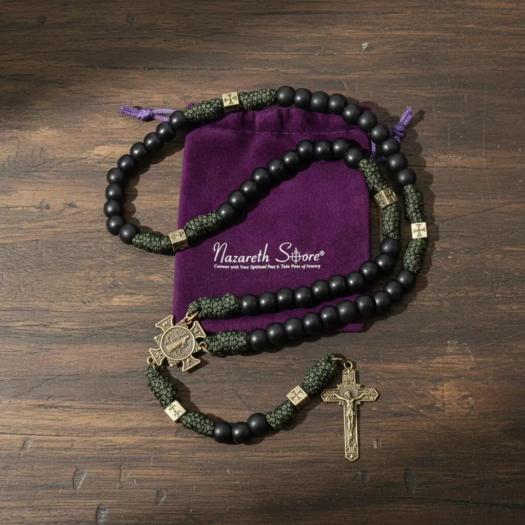 Collana con rosario in paracord resistente e robusto in metallo color bronzo antico, perline di preghiera nere opache con medaglia di San e crocifisso (San Benedetto e croce di San Benedetto) - immagine 4
