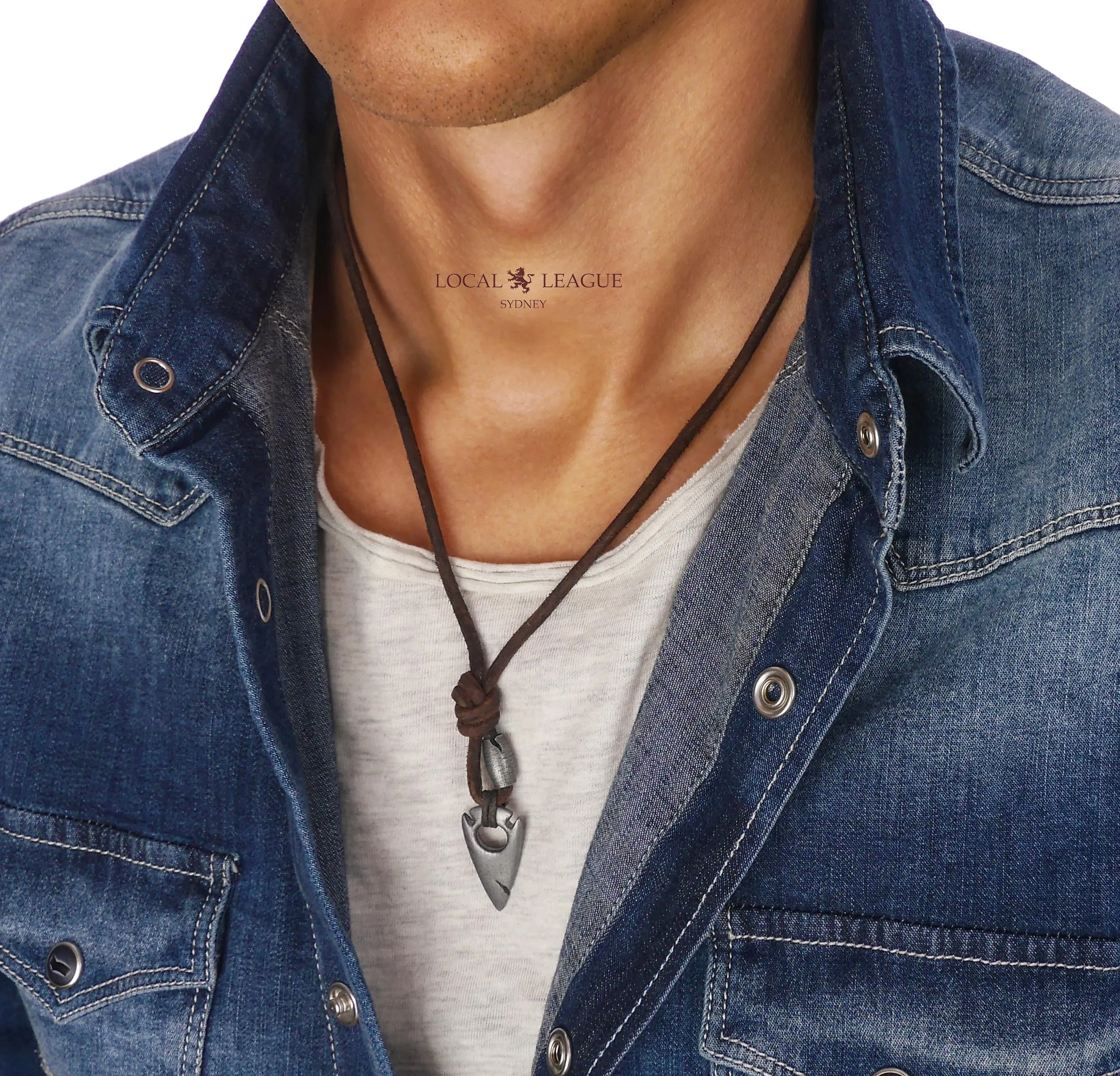 LOCAL LEAGUE Collana con Cordino in Pelle da Uomo con Pendente in Metallo con PUNTA DI FRECCIA Stile Tribale del Cacciatore Corda Marrone Invecchiata Regolabile per Fidanzato SURF Festa - immagine 2