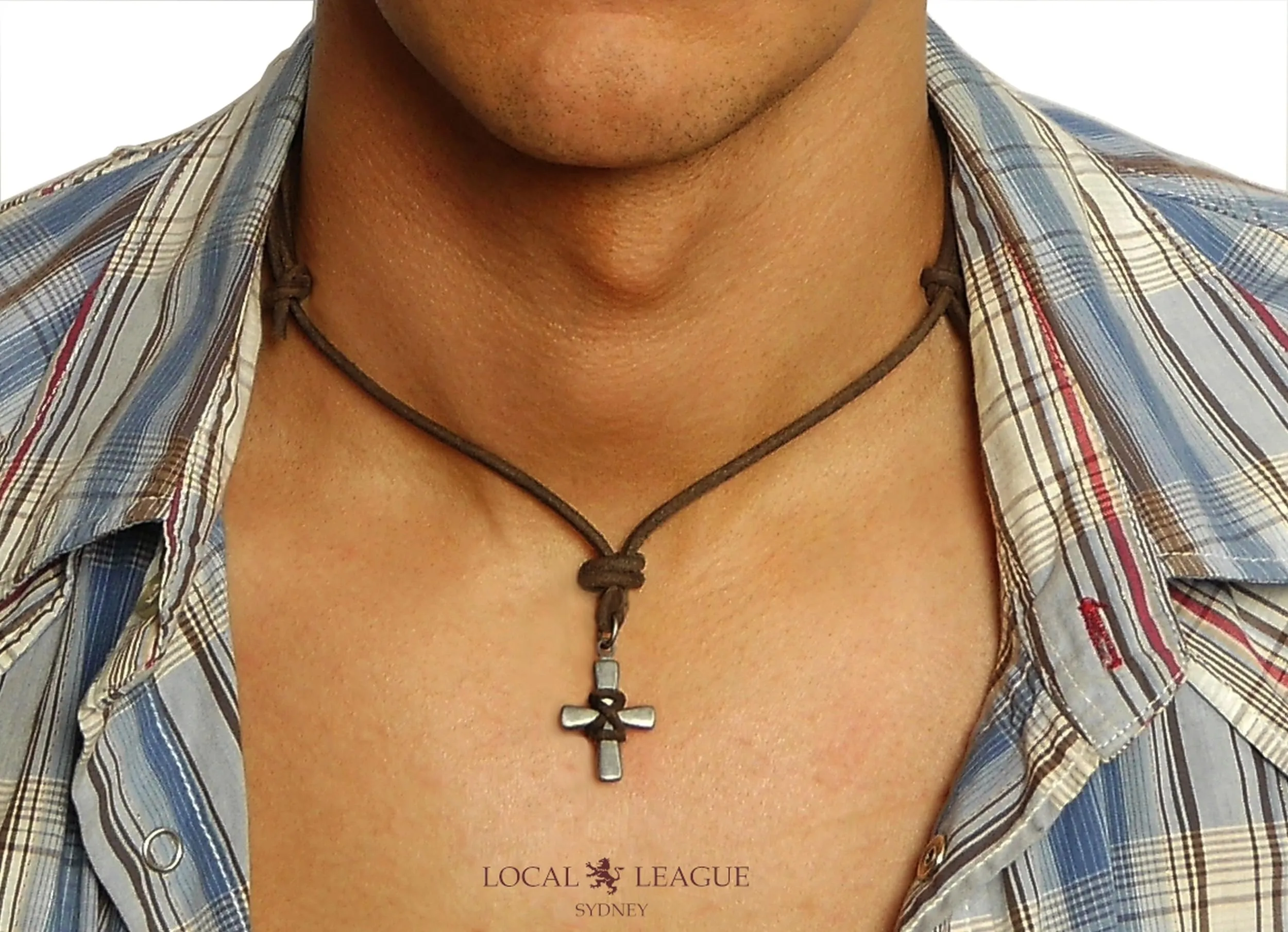 LOCAL LEAGUE Collana con Cordino in Pelle da Uomo con Ciondolo a CROCE in Metallo AUSTRALIAN SURFER Corda Perizoma Marrone Invecchiata Regolabile per Fidanzato SPIAGGIA Vacanze Festival Festa - immagine 5
