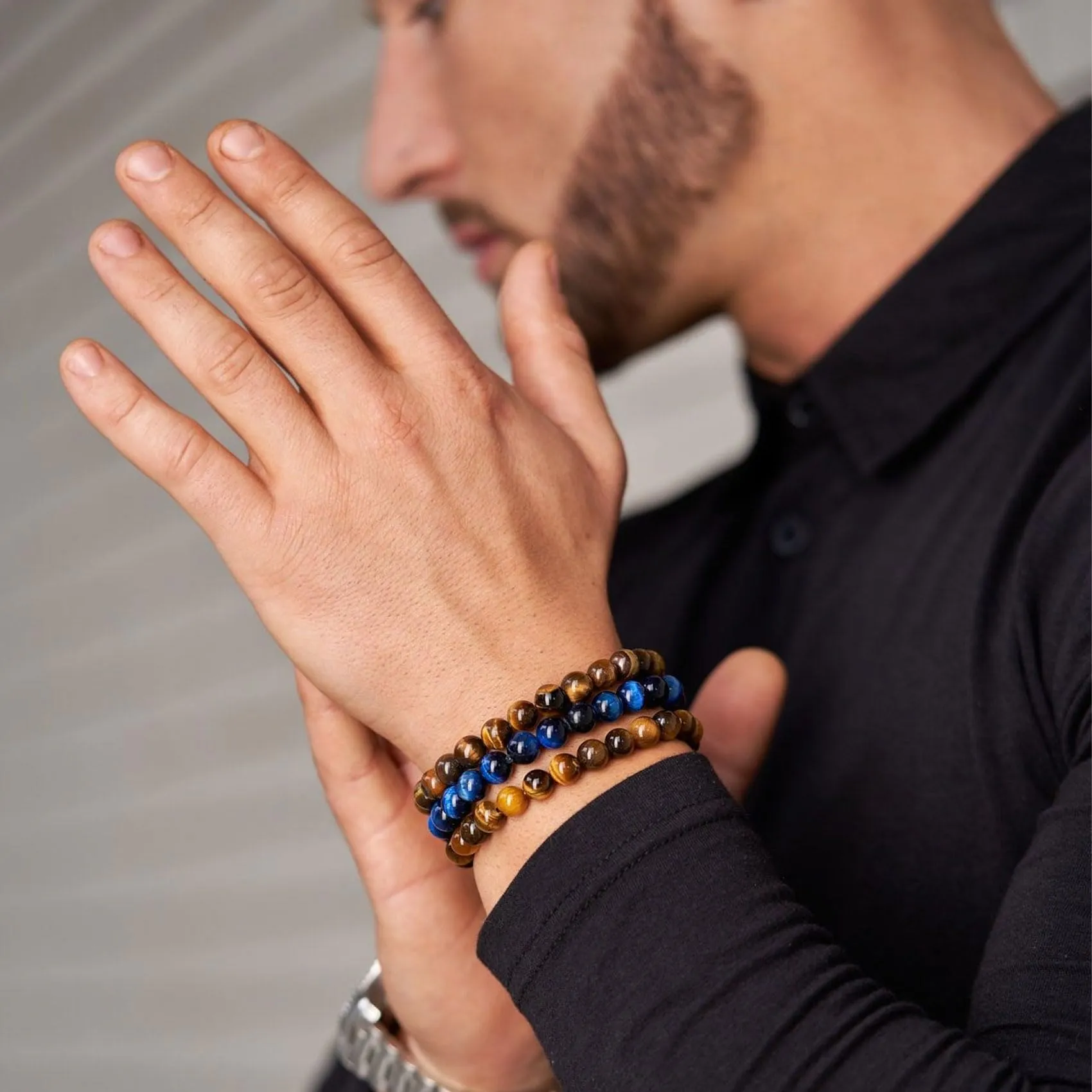 Bracciale Occhio di Tigre per Uomo e Donna - Bracciale Regolabile con Perline di Cristallo Nero e Pietra Naturale - Set Braccialetti Elasticizzati in Pietra Lavica - immagine 2