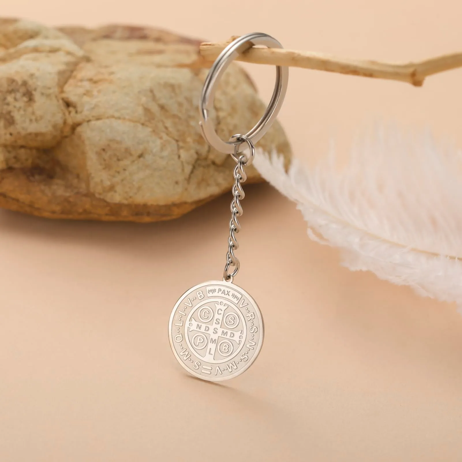 Amaxer Collana di San Benedetto di Nursia per donne, medagliette di protezione religiosa, amuleto, collana per donne e uomini (Portachiavi) - immagine 3