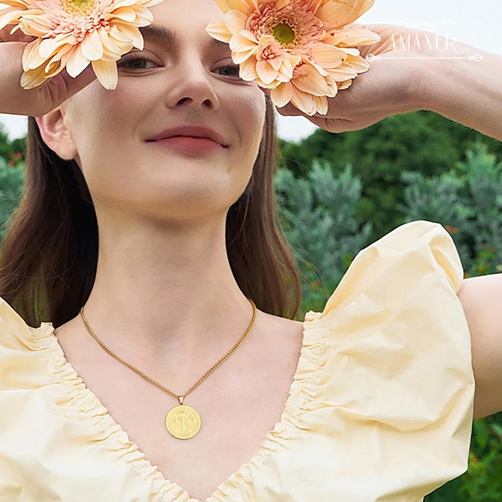 Amaxer Collana di San Benedetto di Nursia per donne, medagliette di protezione religiosa, amuleto, collana per donne e uomini (Oro) - immagine 2