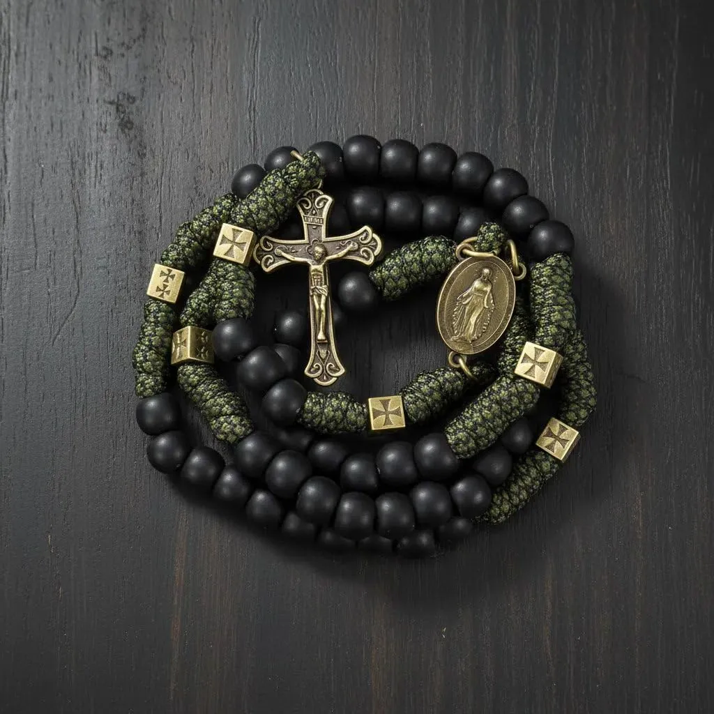 Collana con rosario in paracord resistente e robusto in metallo color bronzo antico, perline di preghiera nere opache con medaglia di San e crocifisso (Croce di Gesù con medaglia miracolosa) - immagine 3