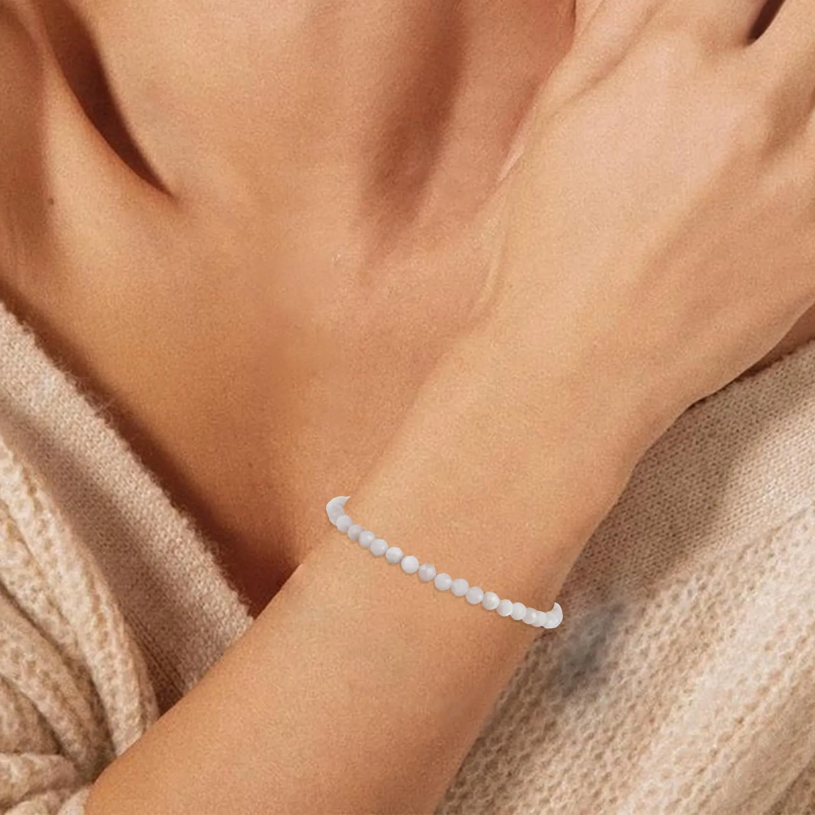 Ruby Bracciale con perle da donna - Bracciale di alta qualità da 4 mm realizzato con pietre naturali autentiche sfaccettate - Con confezione regalo inclusa - immagine 7