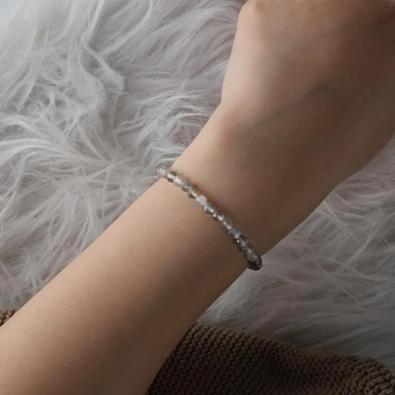 Ruby Bracciale con perle da donna - Bracciale di alta qualità da 4 mm realizzato con pietre naturali autentiche sfaccettate - Con confezione regalo inclusa - immagine 2