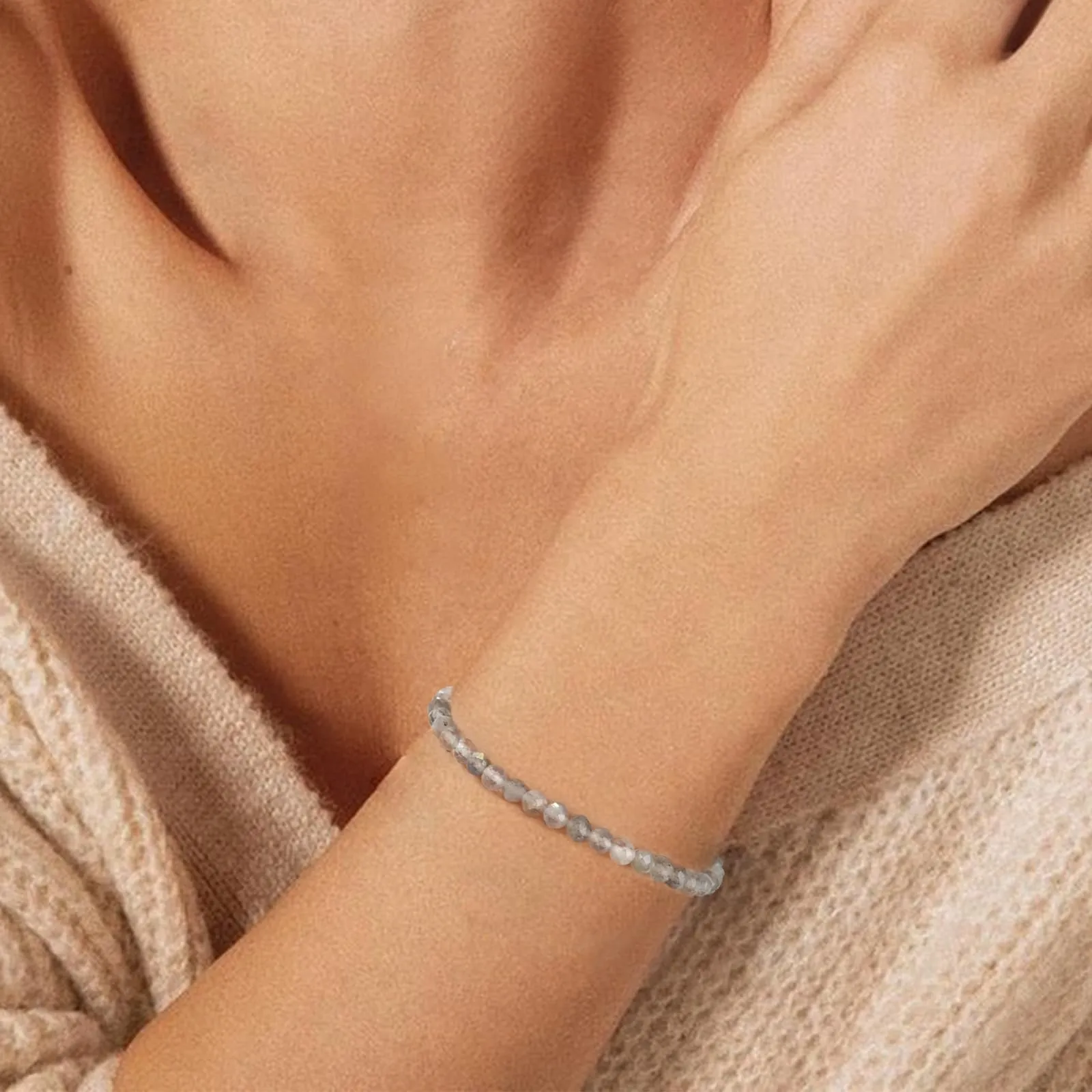 Ruby Bracciale con perle da donna - Bracciale di alta qualità da 4 mm realizzato con pietre naturali autentiche sfaccettate - Con confezione regalo inclusa - immagine 7
