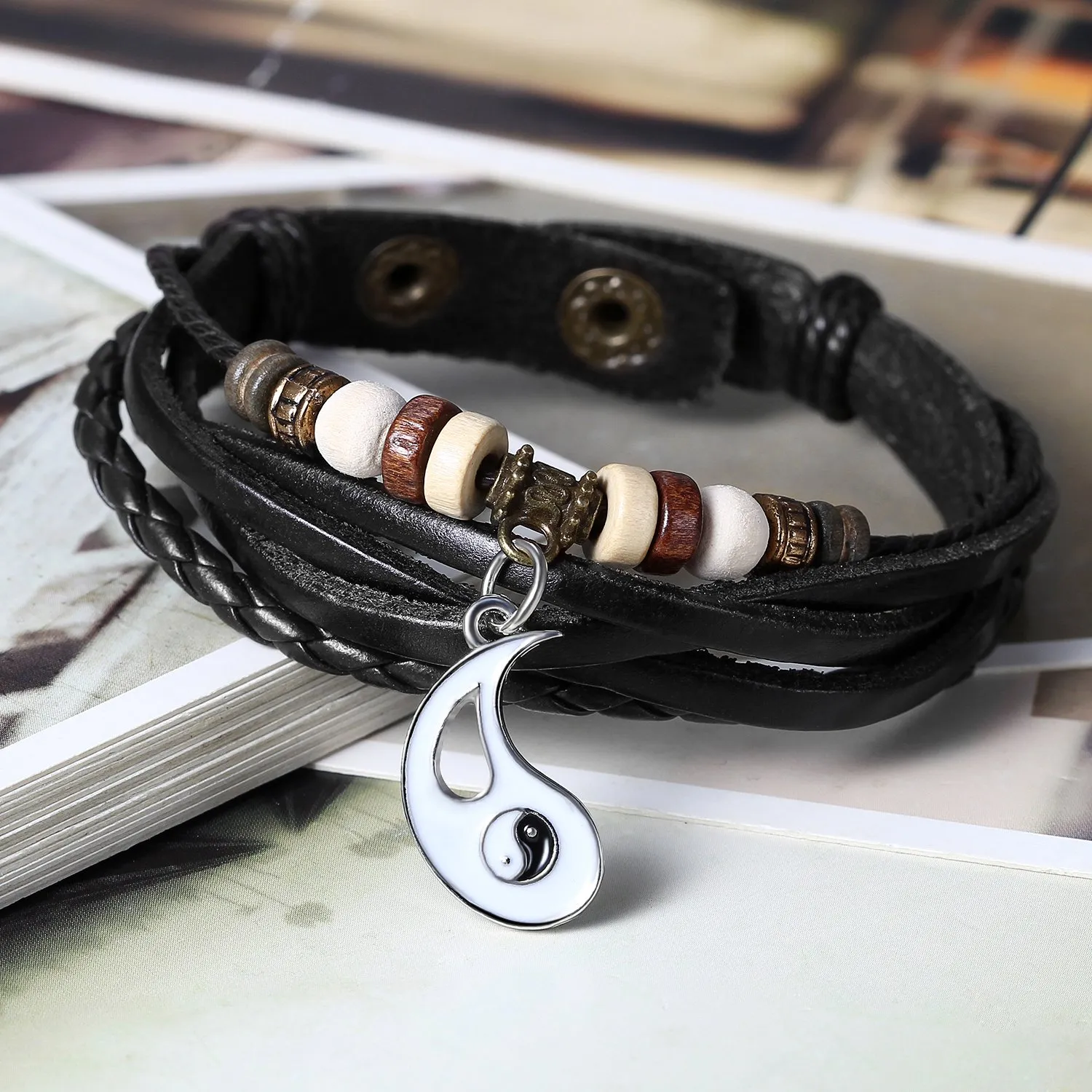 Flongo 2pcs Bracciali per amanti coppie, Yin Yang Tai Chi ciondolo nero bianco, Bracciali in pelle intrecciata tribal, buon regalo di San Valentino/Natale (C) - immagine 2