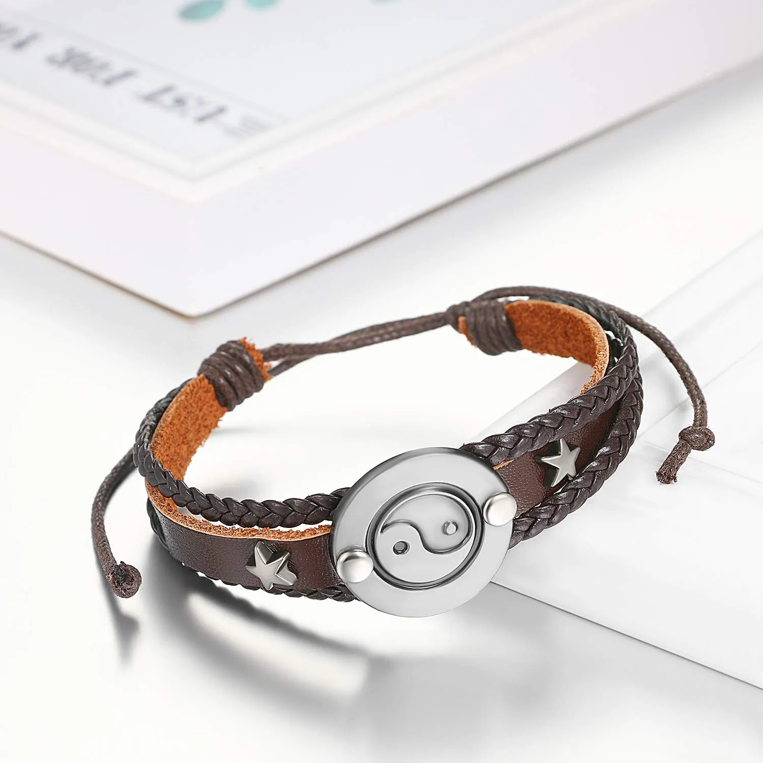 Flongo 2pcs Bracciali per Amanti Coppie, Yin Yang Tai Chi Ciondolo Nero Bianco, Bracciali in Pelle Intrecciata Tribal, Buon Regalo di San Valentino/Natale - immagine 2