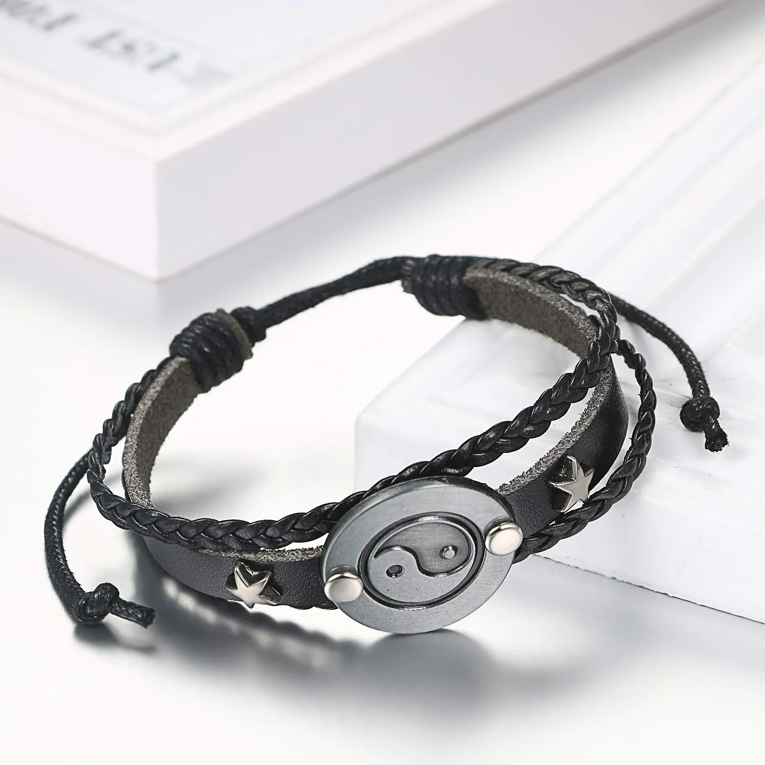 Flongo 2pcs Bracciali per Amanti Coppie, Yin Yang Tai Chi Ciondolo Nero Bianco, Bracciali in Pelle Intrecciata Tribal, Buon Regalo di San Valentino/Natale - immagine 5