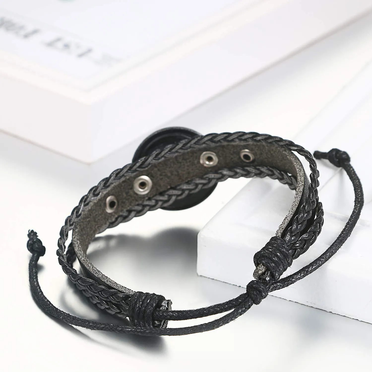 Flongo 2pcs Bracciali per Amanti Coppie, Yin Yang Tai Chi Ciondolo Nero Bianco, Bracciali in Pelle Intrecciata Tribal, Buon Regalo di San Valentino/Natale - immagine 6