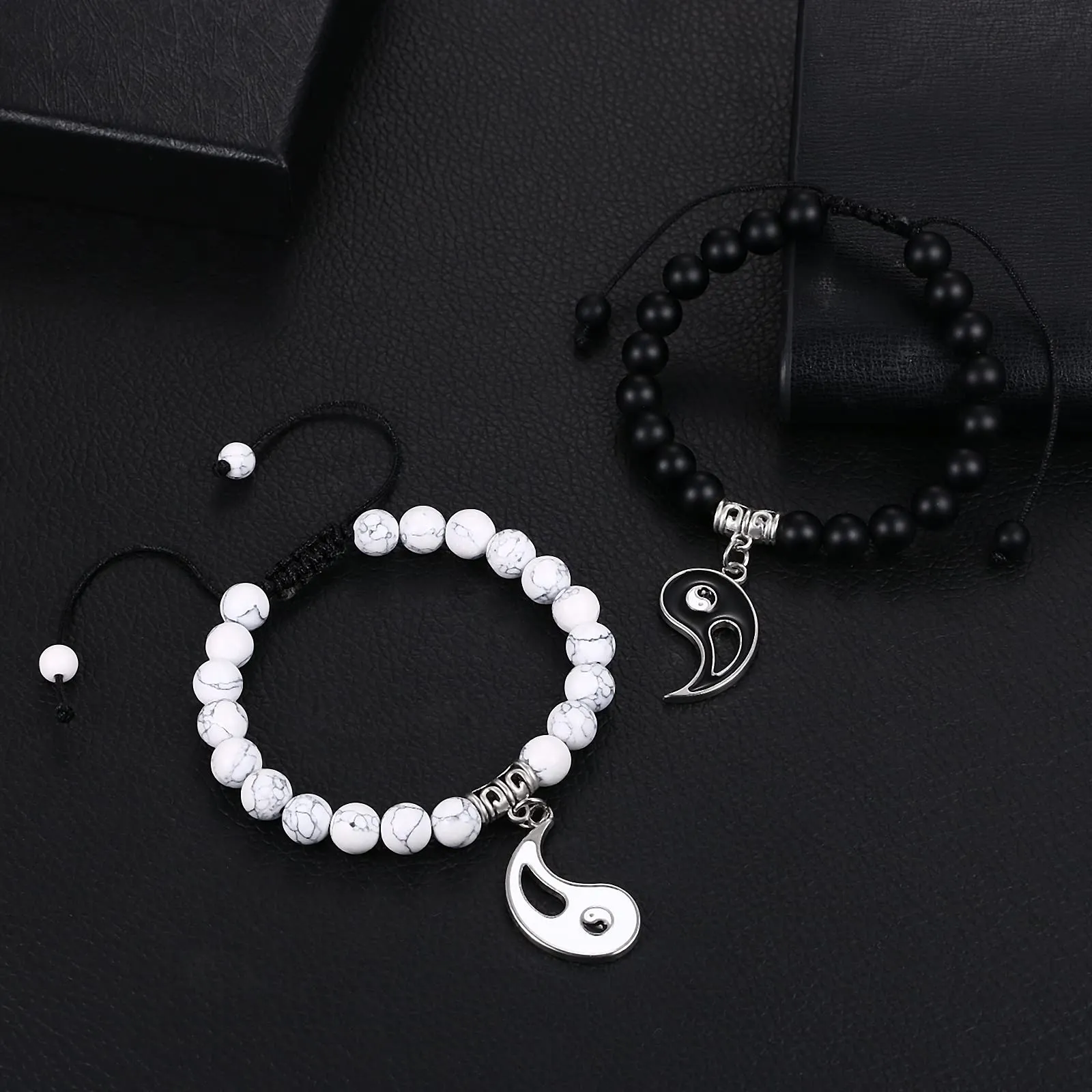 Flongo 2pcs Bracciali per Amanti Coppie, Yin Yang Tai Chi Ciondolo Nero Bianco, Bracciali in Pelle Intrecciata Tribal, Buon Regalo di San Valentino/Natale - immagine 3
