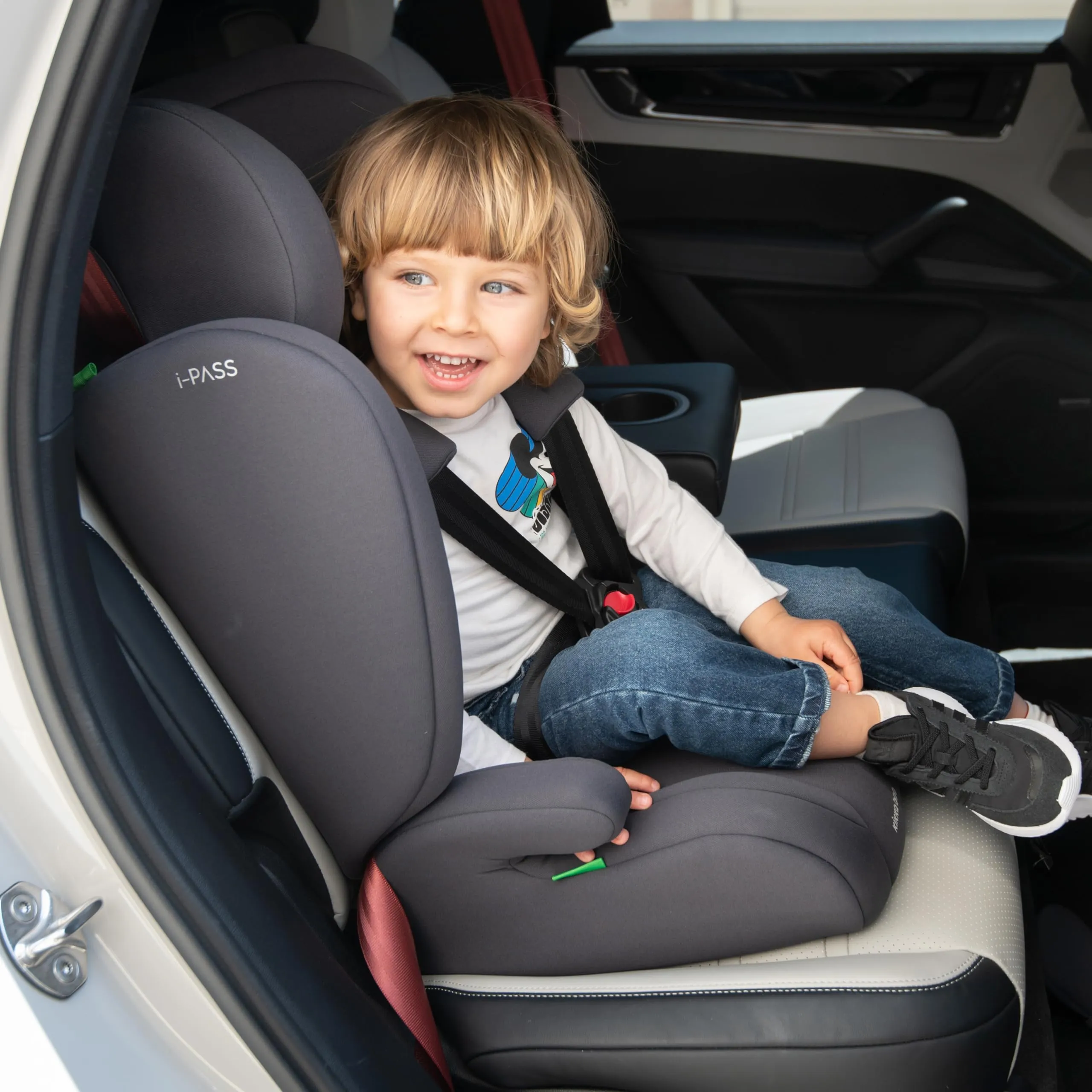 KikkaBoo Seggiolino Auto 9-36 kg i-PASS, Gruppo 1/2/3, Da 15 Mesi a 12 Anni, i-Size 76-150 cm, Poggiatesta Regolabile 13 Posizioni, Nero - immagine 3