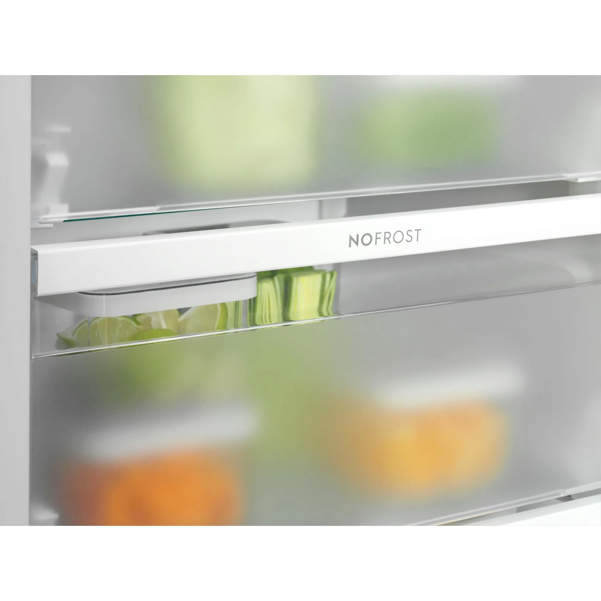 Electrolux Congelatore verticale da incasso 212 L EUN7NE18S Classe E - immagine 2