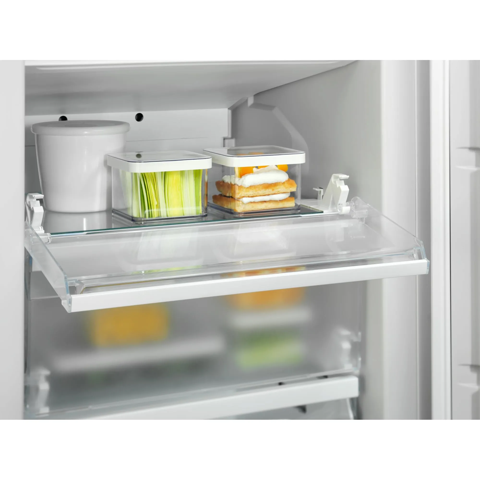 Electrolux Congelatore verticale da incasso 212 L EUN7NE18S Classe E - immagine 3