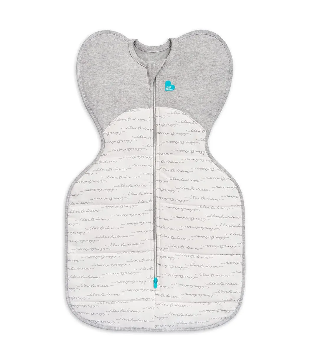 Love To Dream Swaddle UP, taglia piccola 3,5-6 kg - Bianco Dreamer | Vestibilità aderente, favorisce un sonno sano | 2,5 Tog per autunno e inverno (16–20°C) | Cotone e doppia cerniera - immagine 1