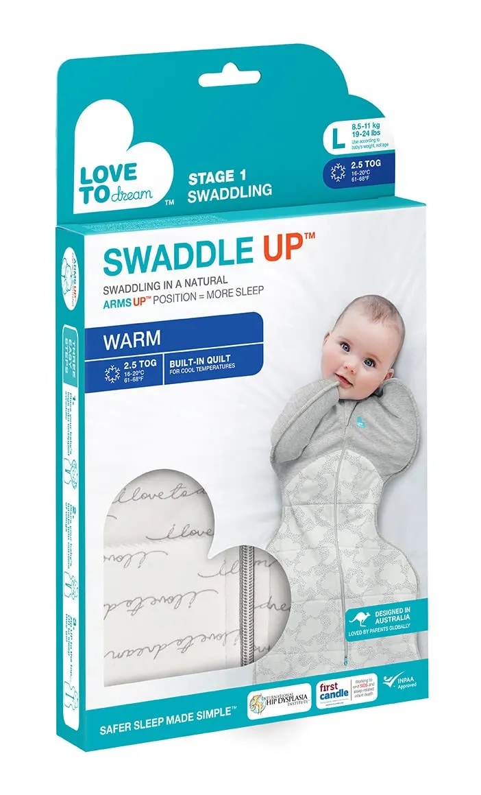 Love To Dream Swaddle UP, taglia piccola 3,5-6 kg - Bianco Dreamer | Vestibilità aderente, favorisce un sonno sano | 2,5 Tog per autunno e inverno (16–20°C) | Cotone e doppia cerniera - immagine 4
