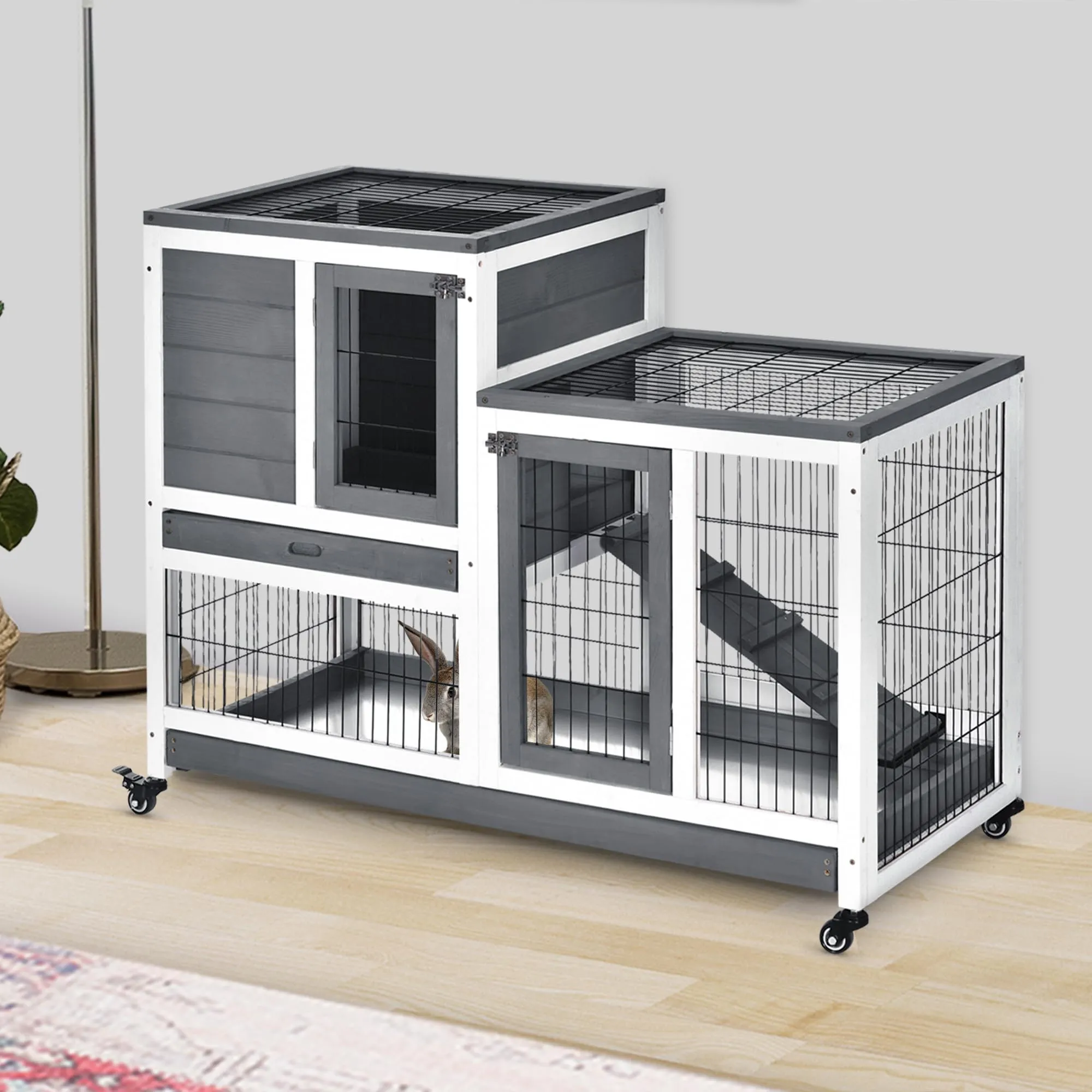PawHut Conigliera da Interno in Legno Abete con Ruote 110x50x88cm Grigio - immagine 2