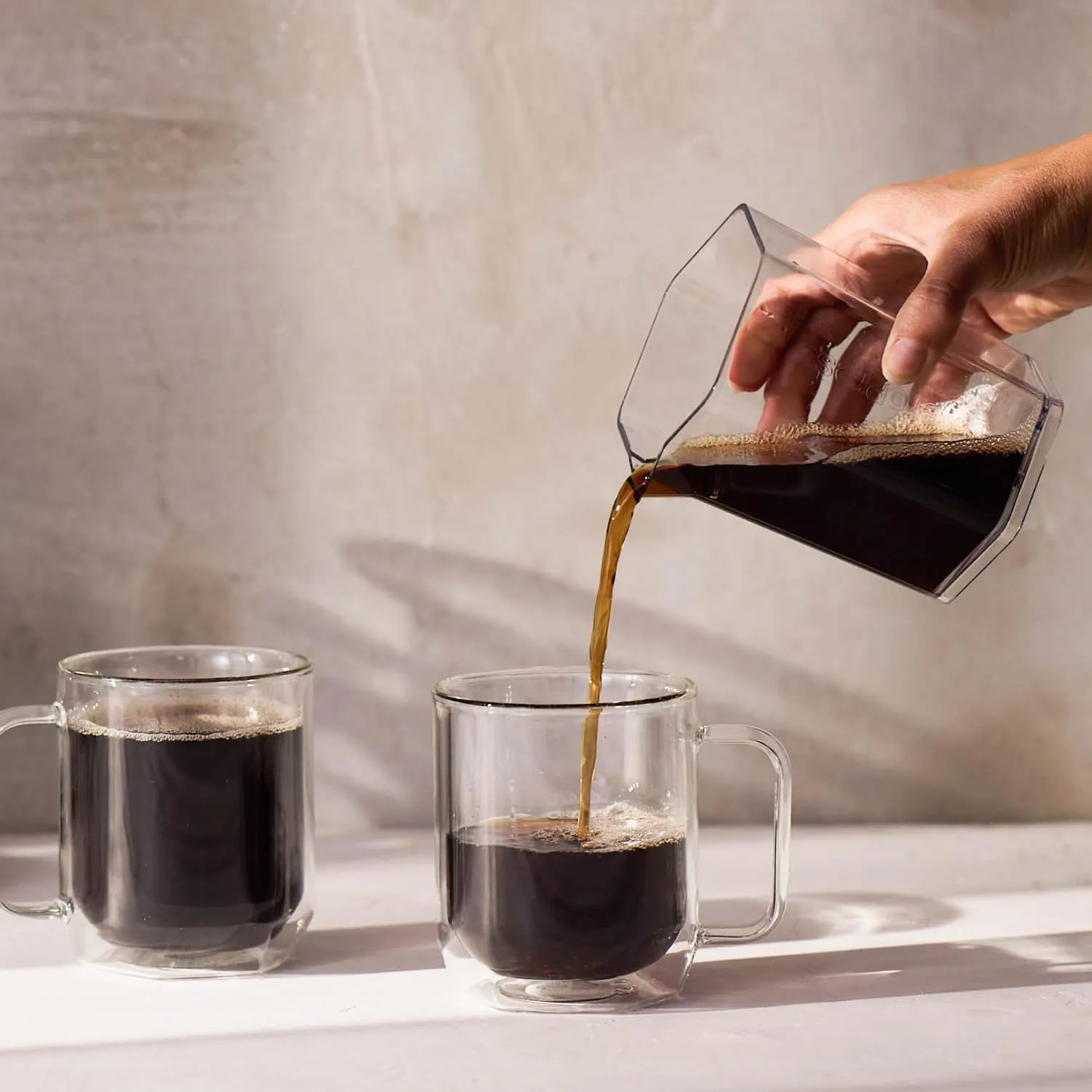AeroPress Clear XL Coffee Press, grande French Press tutto-in-uno, macchina da caffè manuale stile espresso e pour-over, pronta in 2 minuti, portatile per viaggio e campeggio - immagine 6