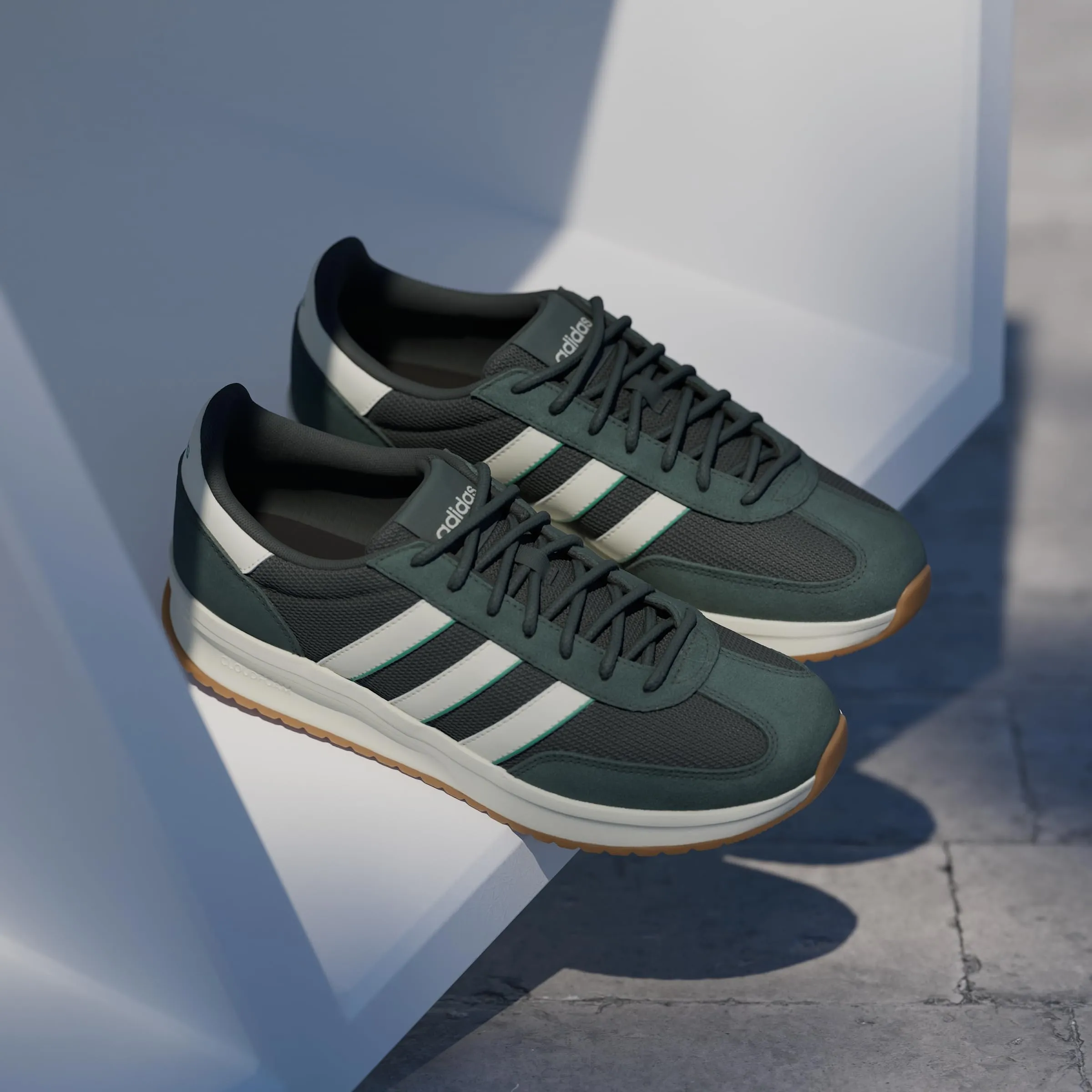 adidas Uomo Run 70S 2.0 Shoes, Legend Ivy/off White/Semi Court Green, 40 EU - immagine 9