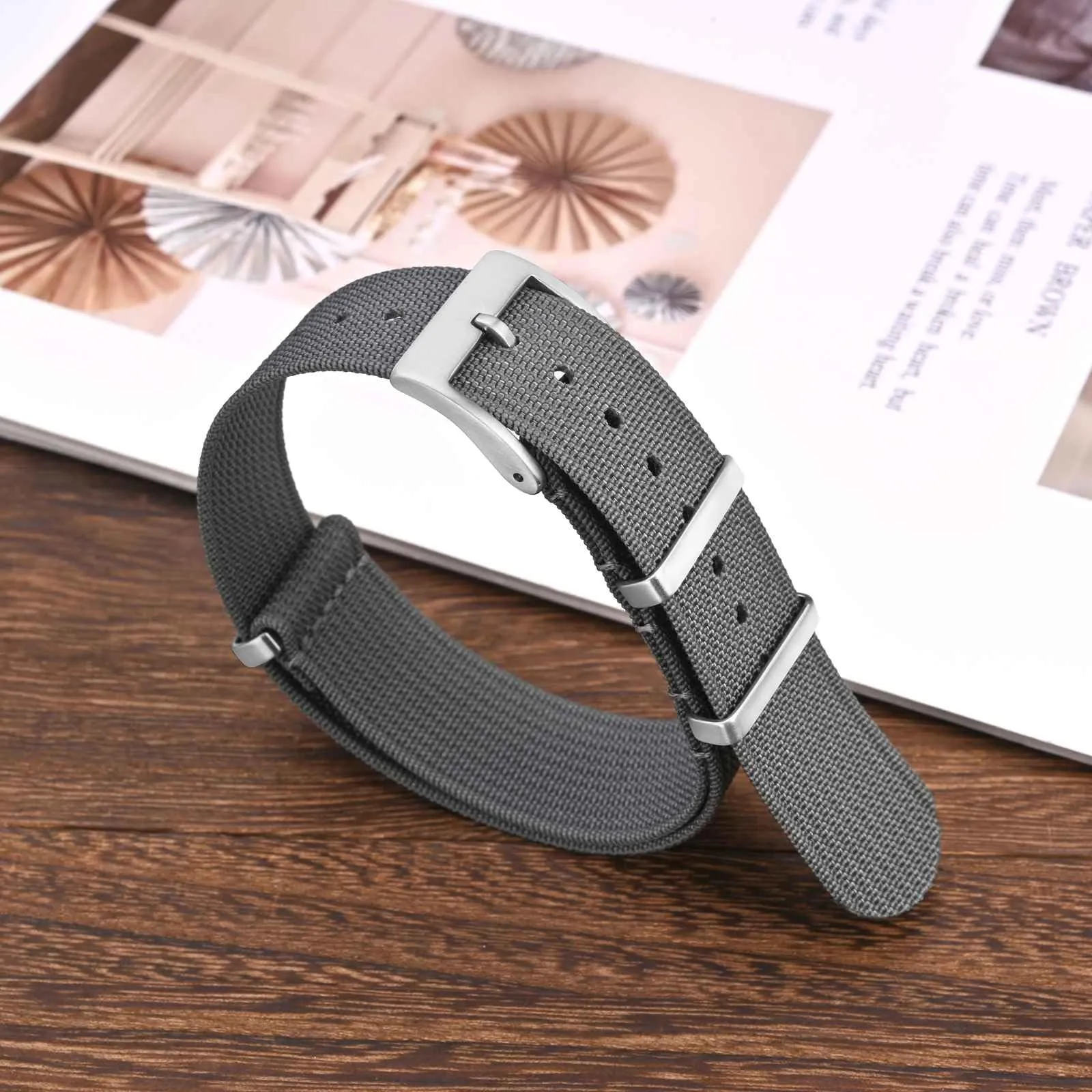 ANNEFIT Cinturino per Orologio in Nylon 24mm per Uomo e Donna con Fibbia Argenta in Acciaio Inossidabile (Grigio) - immagine 7