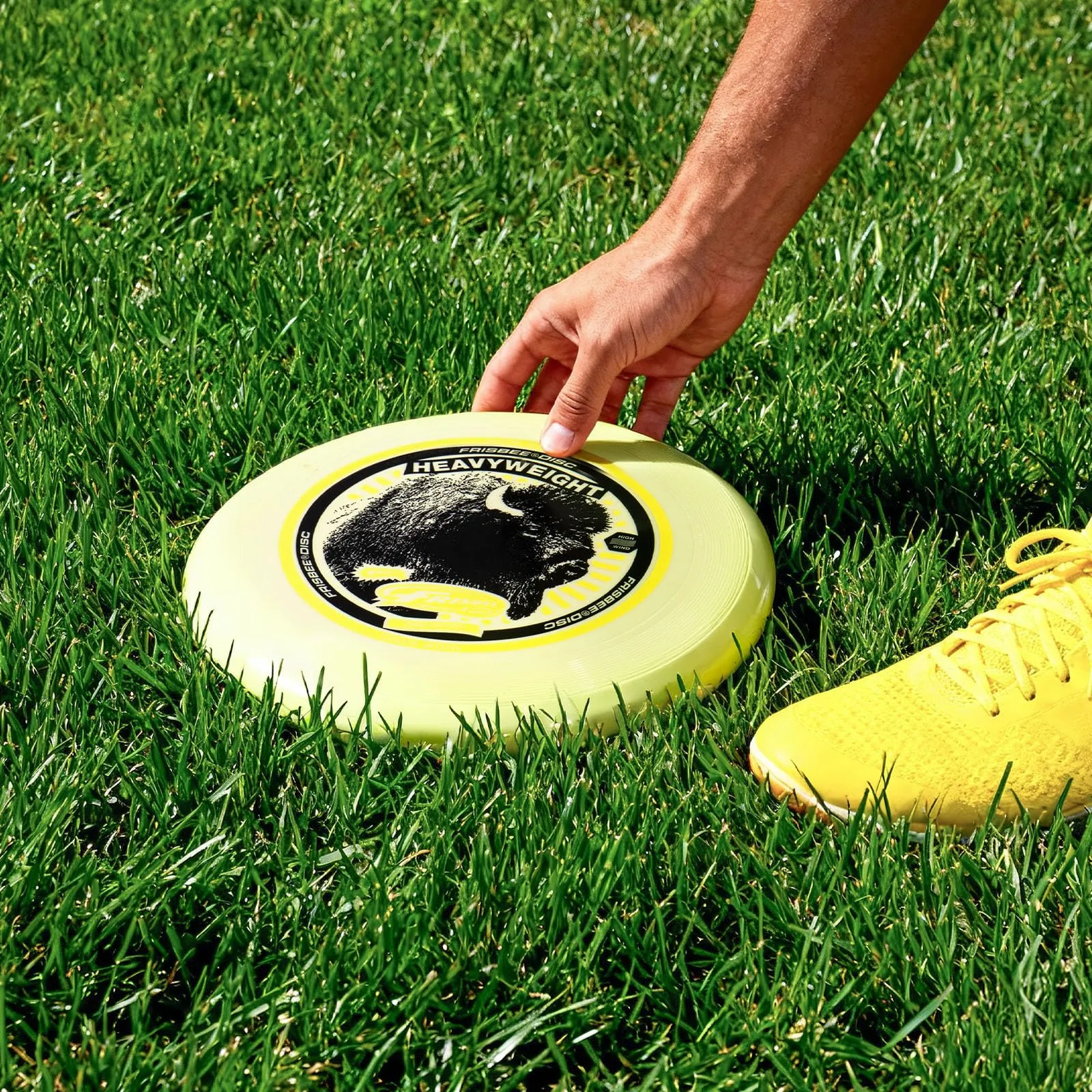 Wham-O Frisbee Pesante da 200 g, Disco a Lunga Distanza e Resistente da 27.94 cm per attività all'aperto, Volo Stabile per Il Divertimento della Famiglia - 1 Confezione - immagine 7