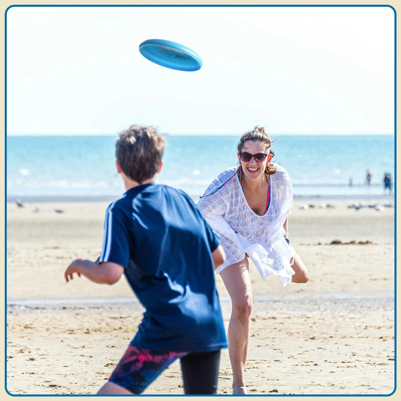 Wham-O Frisbee all Sport Disc 140g, 25.02cm, Impugnatura Resistente e Antiscivolo per Giochi all'aperto, Perfetto per Gli Sport di Squadra e Il Divertimento in Famiglia (81116-V12) - immagine 7
